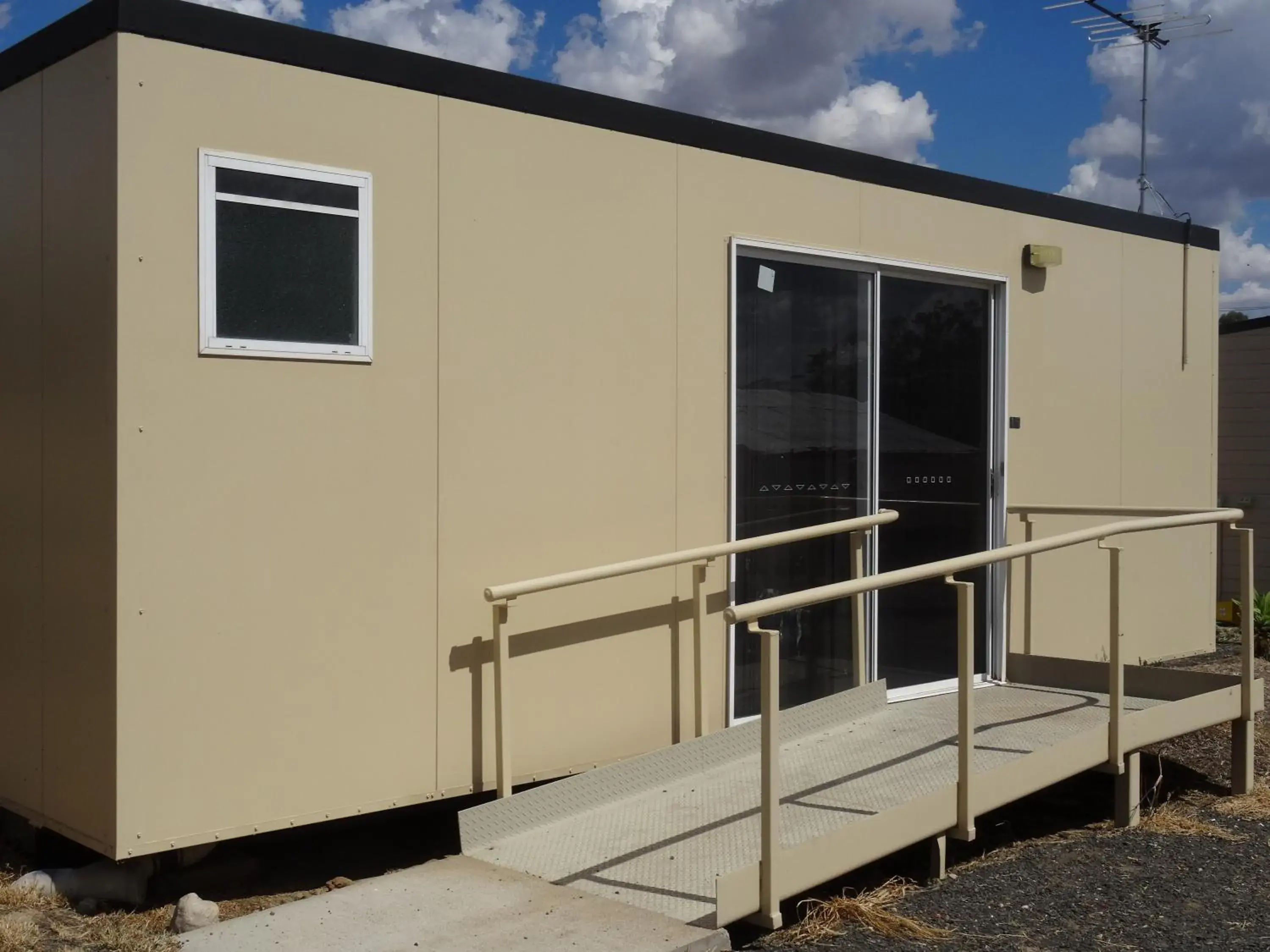 Triple Room - single occupancy - Disability Access in Augathella Palms Motel Triple Room - single occupancy - Disability Access in Augathella Palms Motel