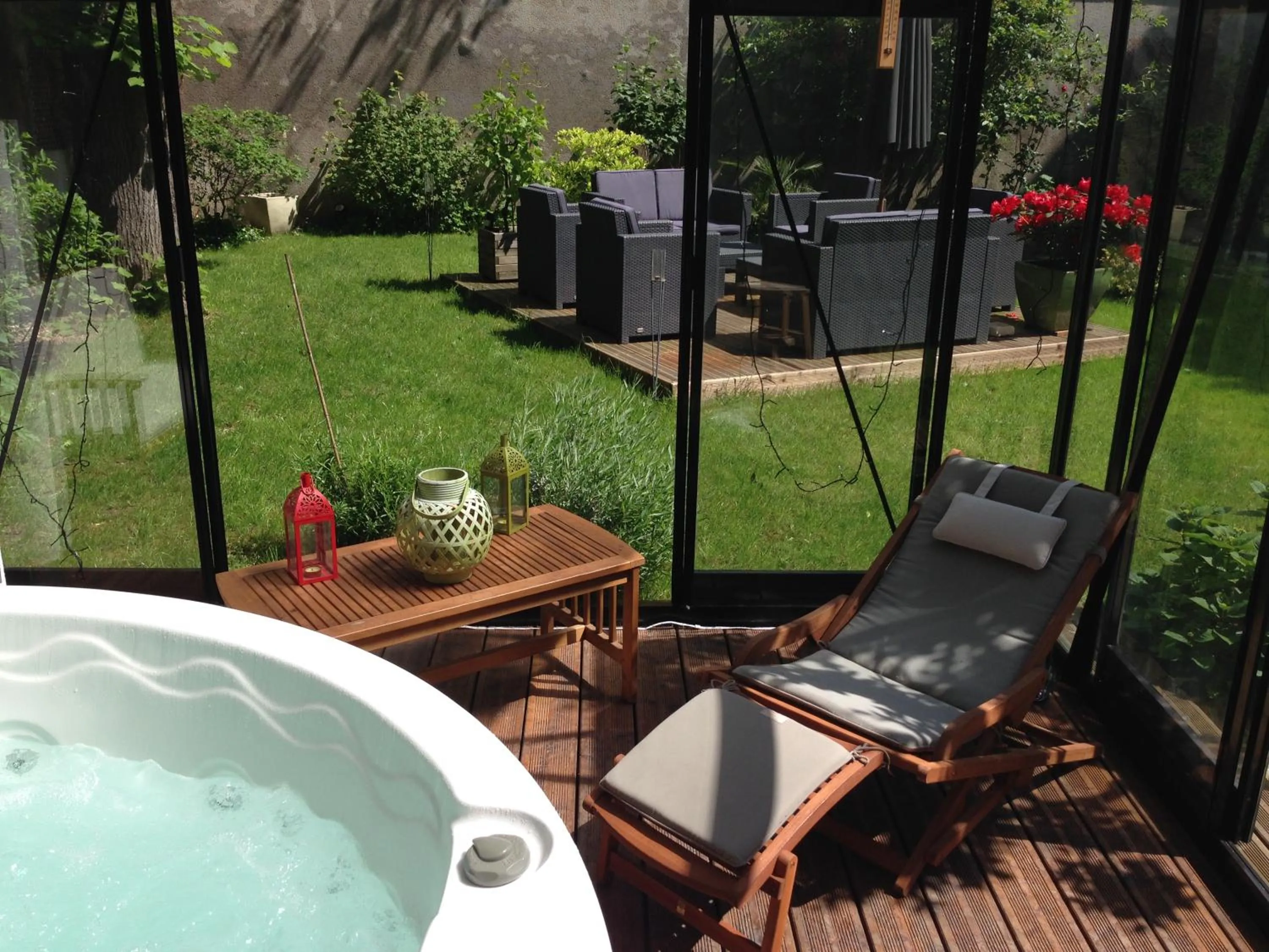 Hot Tub in Maison Colladon
