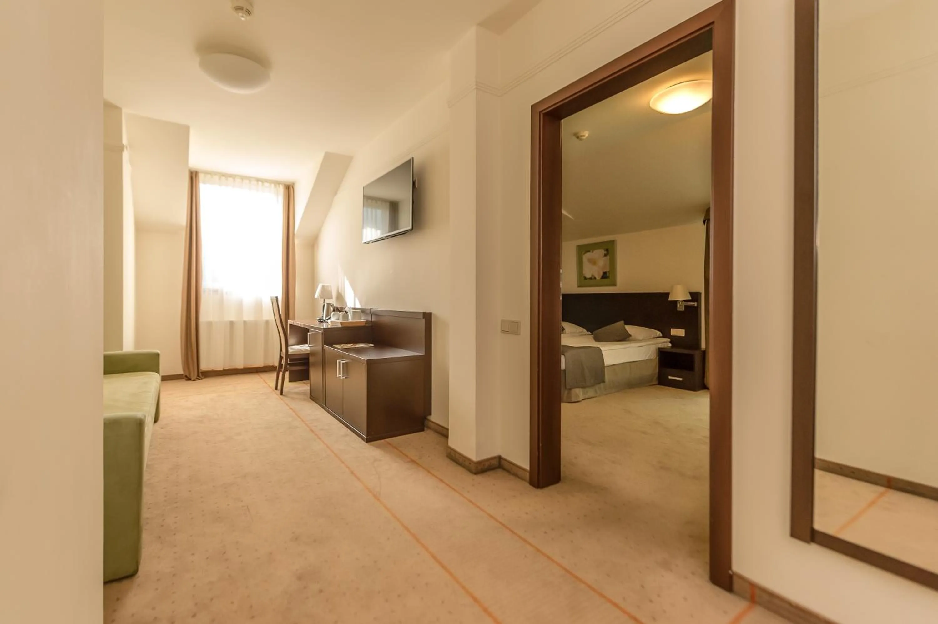 TV and multimedia, Bed in Hotel Elbrus Spa & Wellness