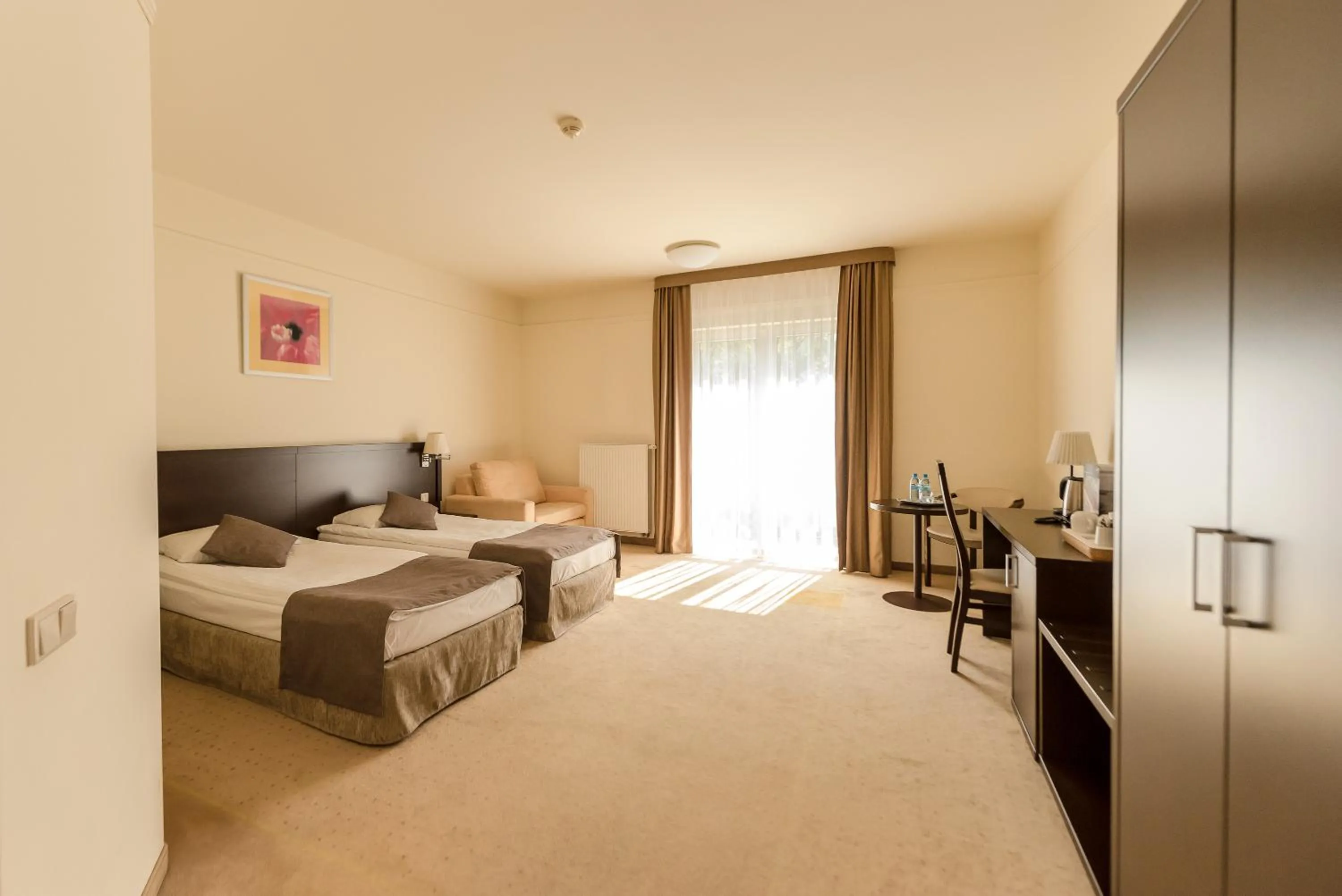 Photo of the whole room, Bed in Hotel Elbrus Spa & Wellness