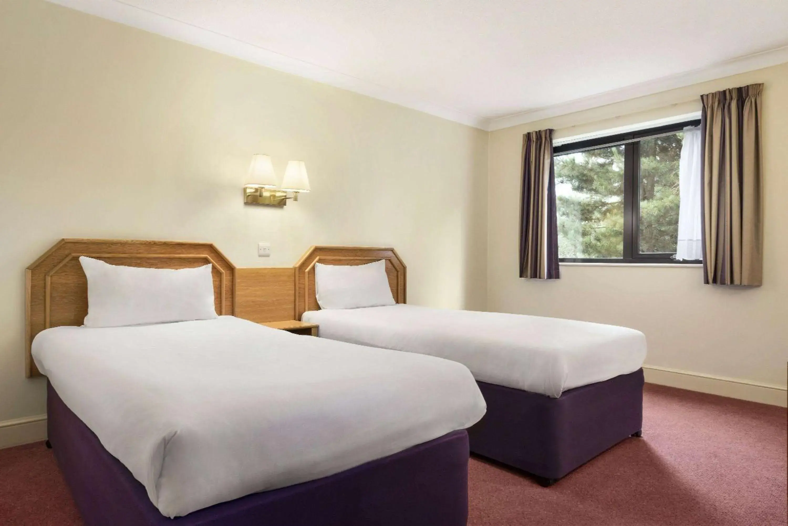 Twin Room in Days Inn Stafford Twin Room in Days Inn Stafford