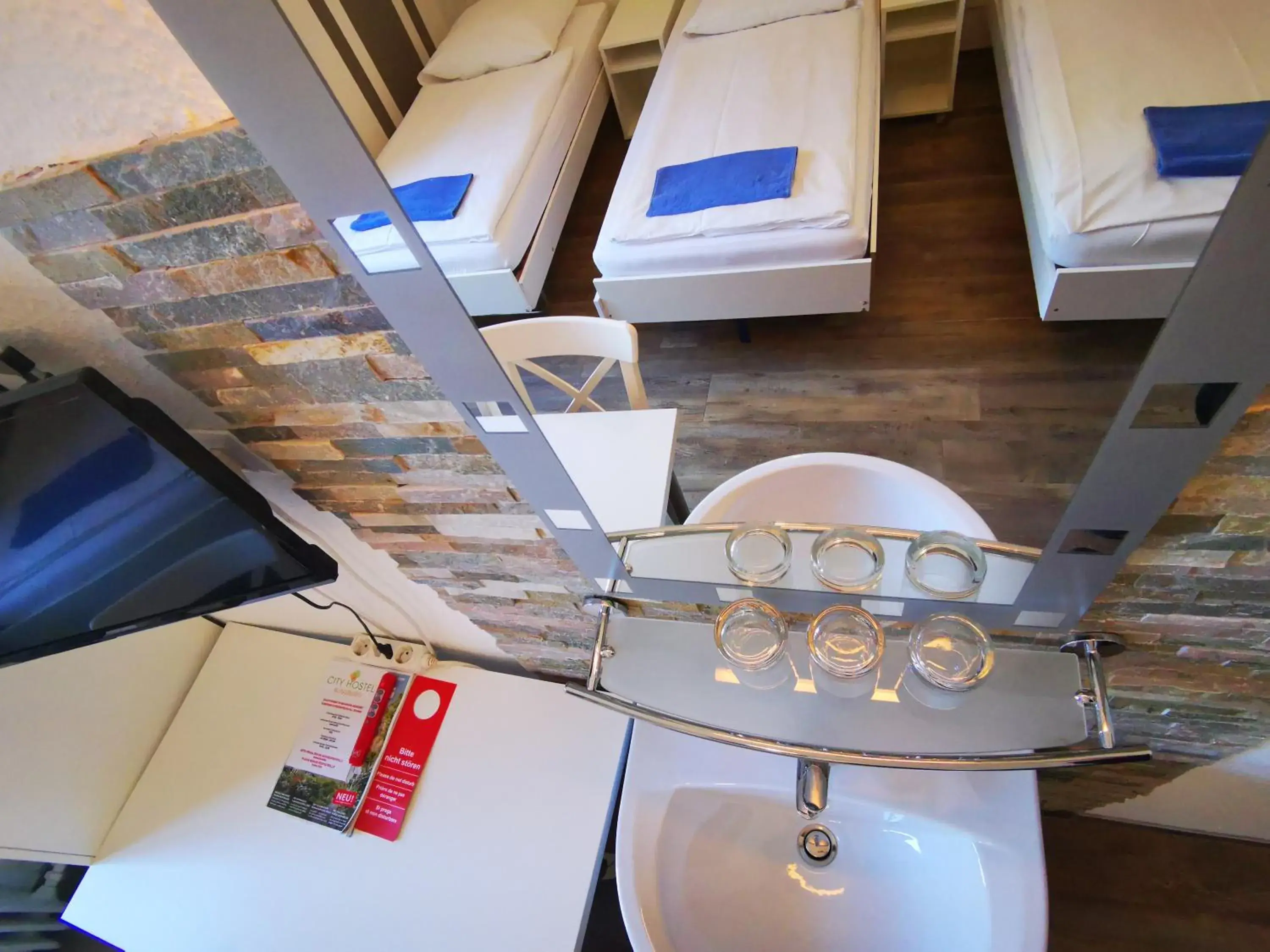 Basic Triple Room with Shared Bathroom - single occupancy in City Hostel Basic Triple Room with Shared Bathroom - single occupancy in City Hostel