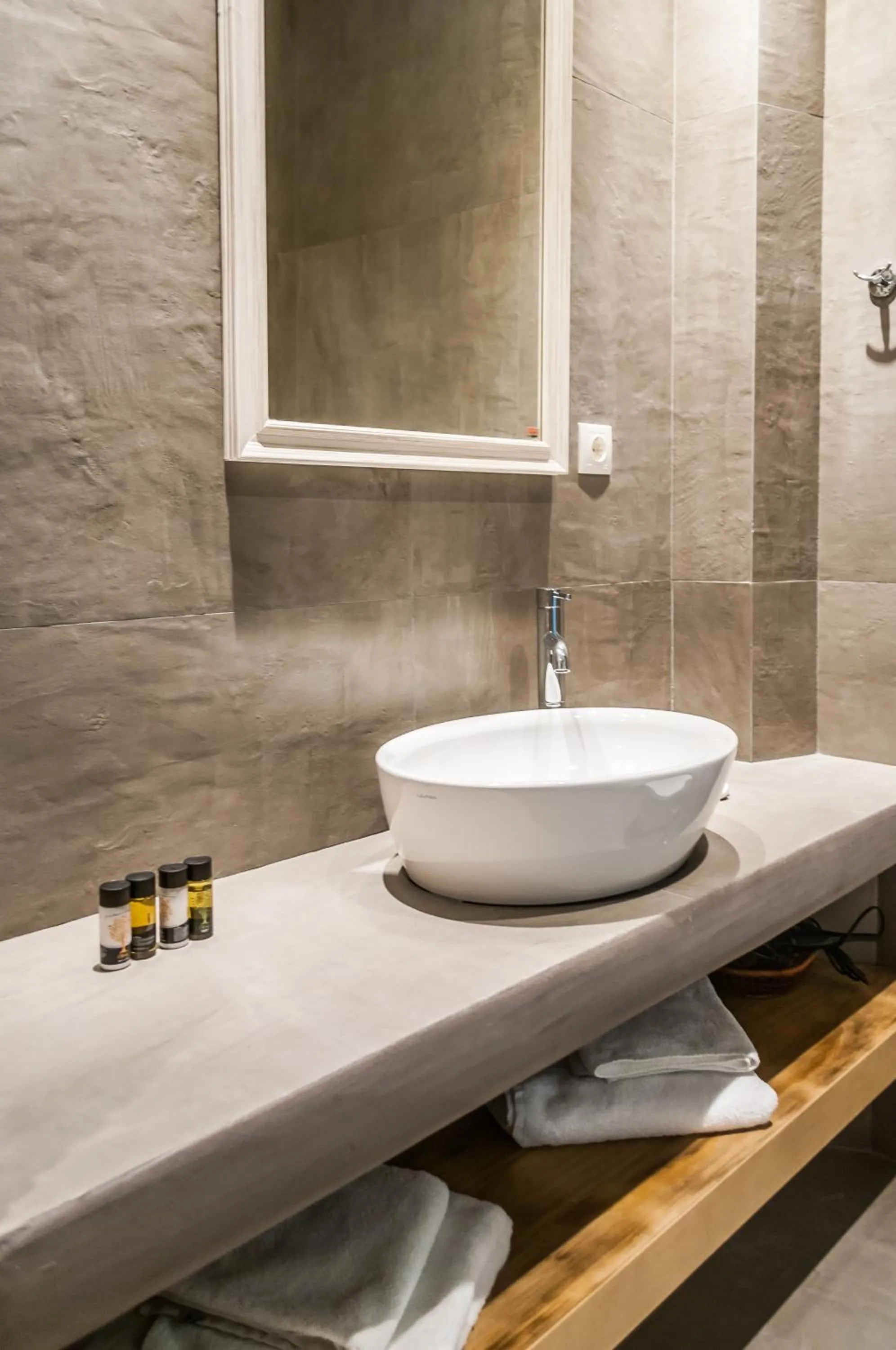 Bathroom in Vilos Suites