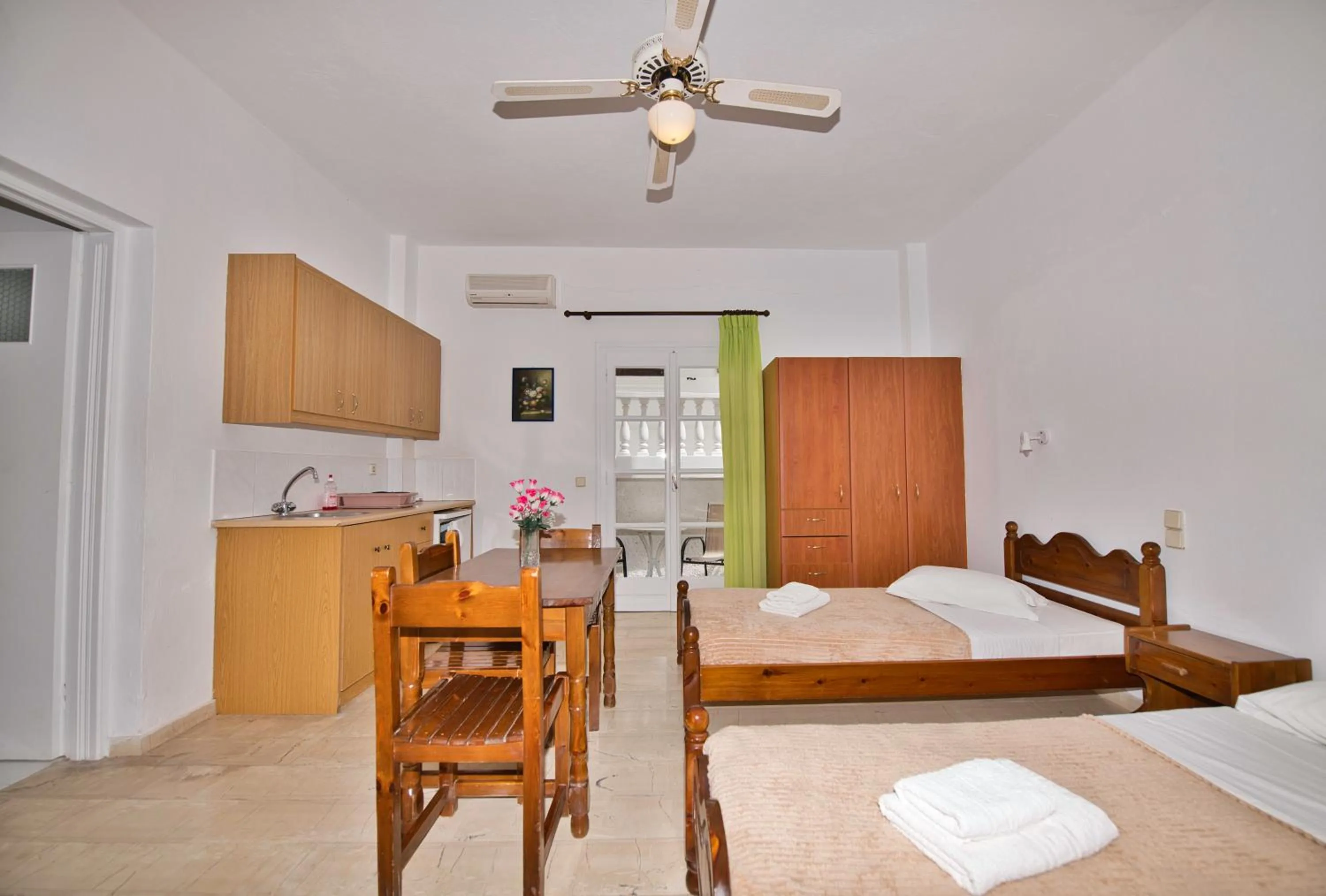 Photo of the whole room, Bed in Ira Apartments