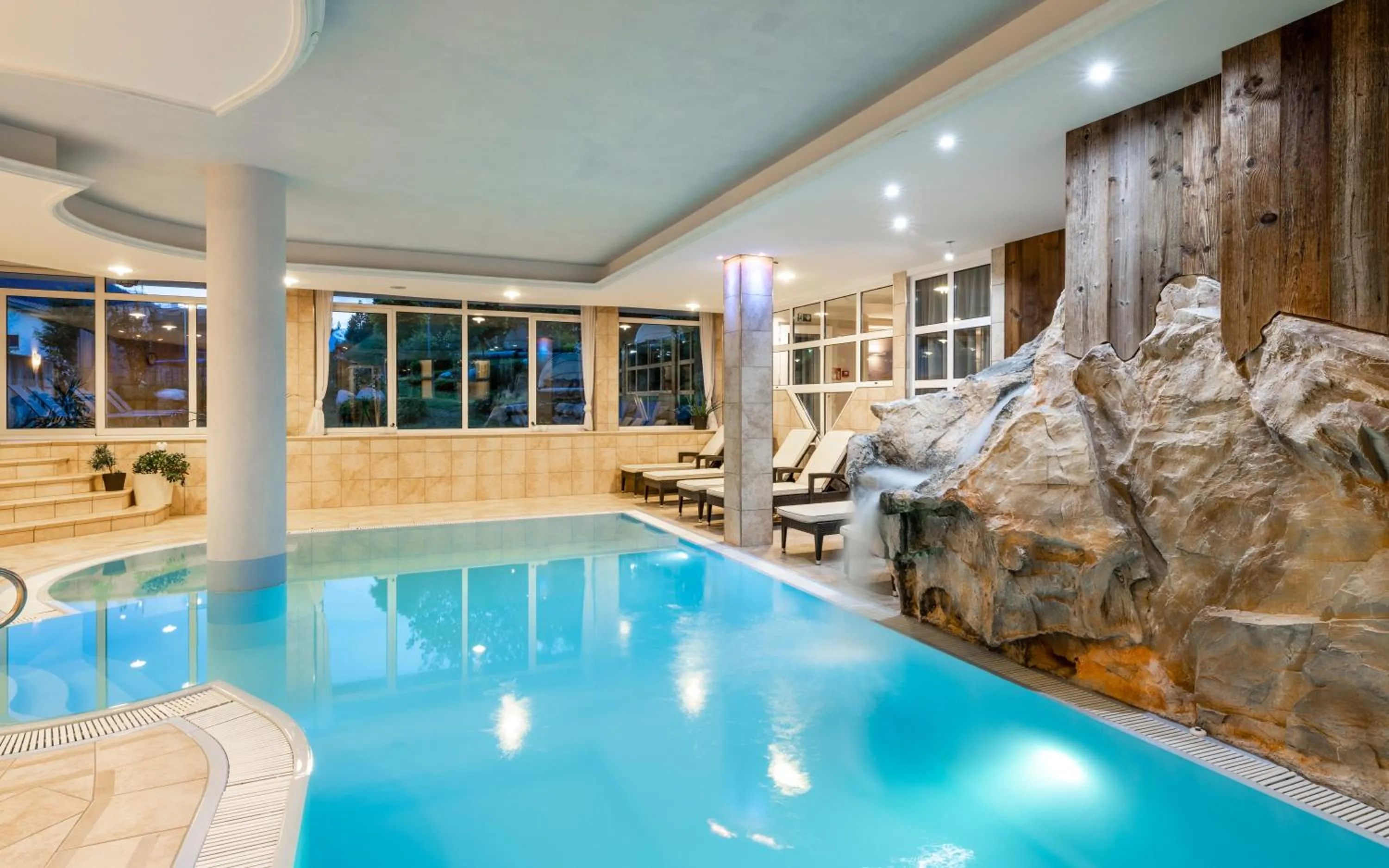 Swimming pool in Familienhotel Viktoria