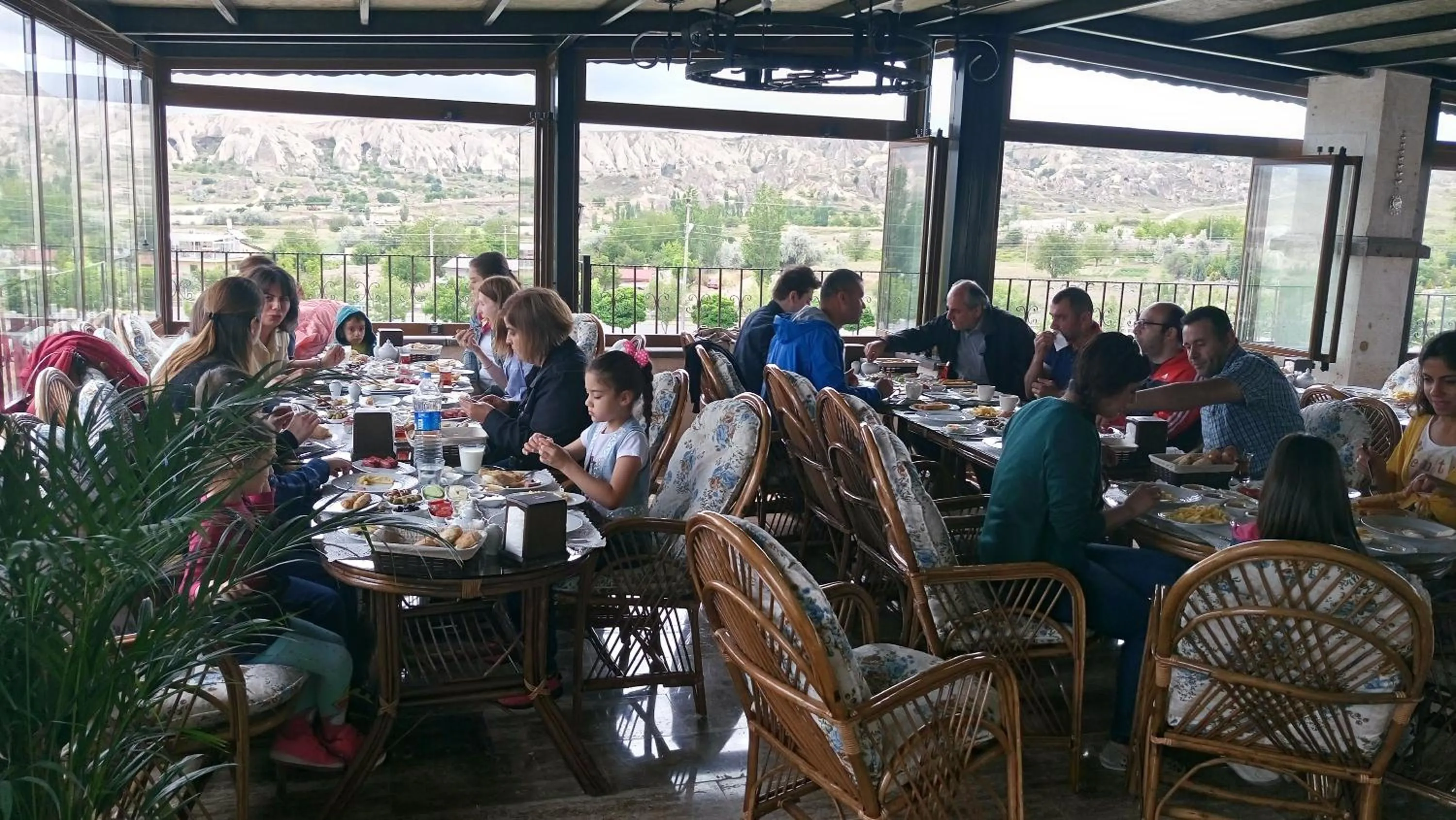 Coffee/tea facilities in Sun Rise View Hotel