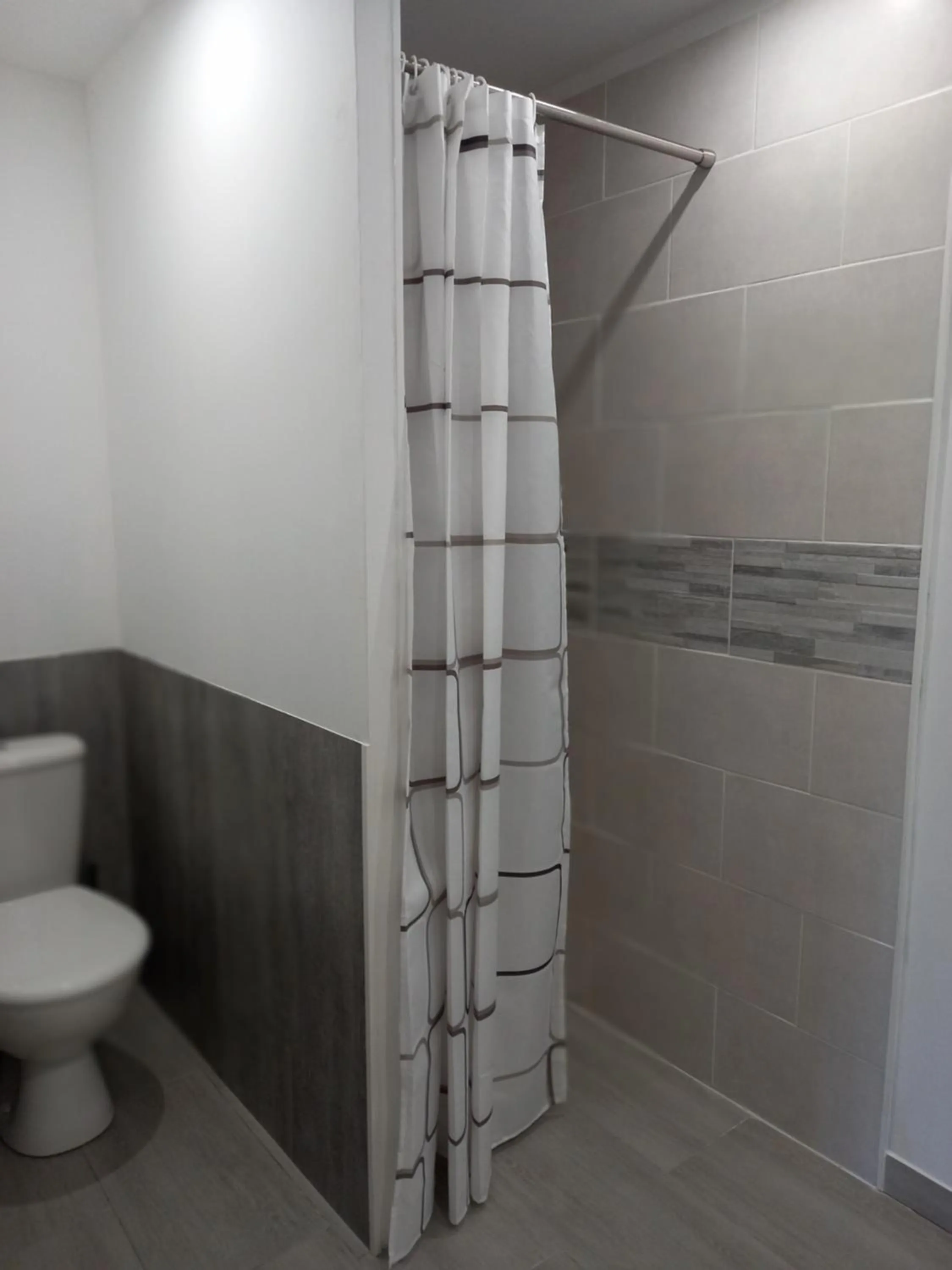 Shower in Chambres d'hôtes Domaine de Pélissols