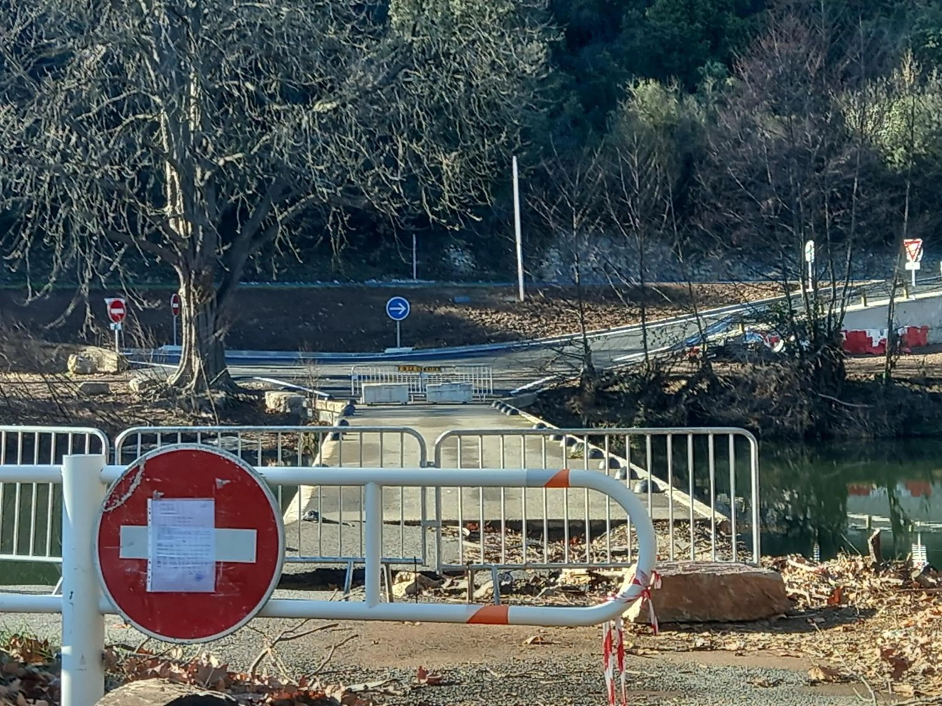 Natural landscape in Chambres d'hôtes Domaine de Pélissols