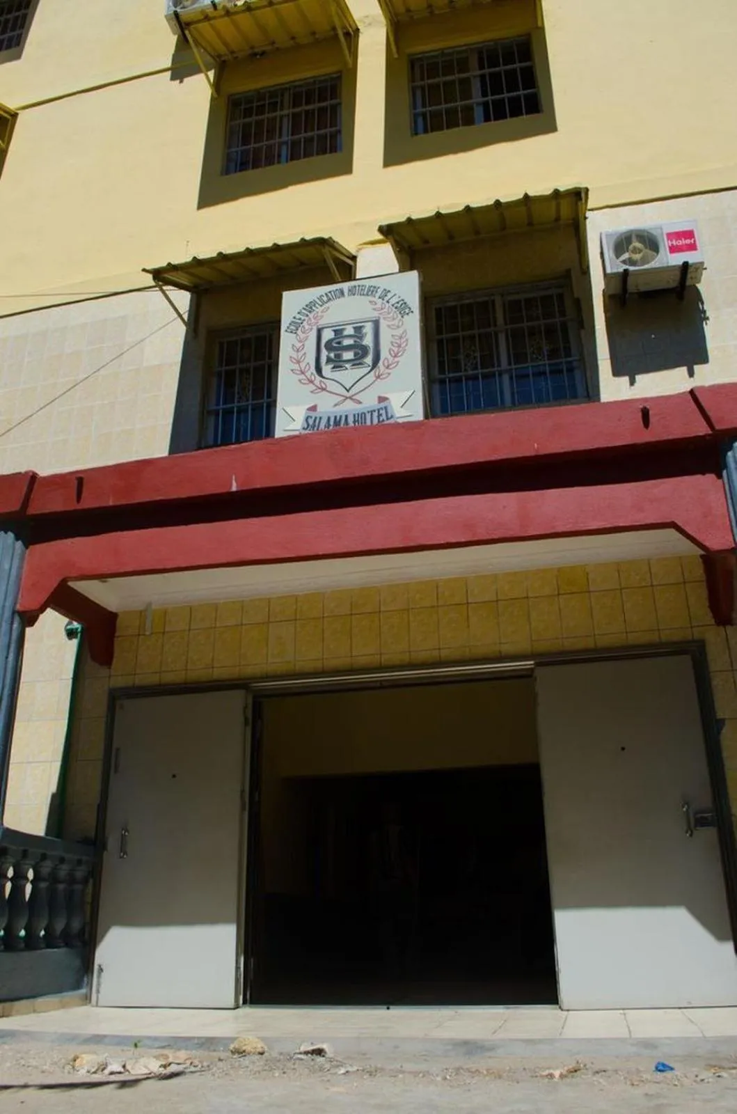 Facade/entrance in Salama Hôtel Majunga