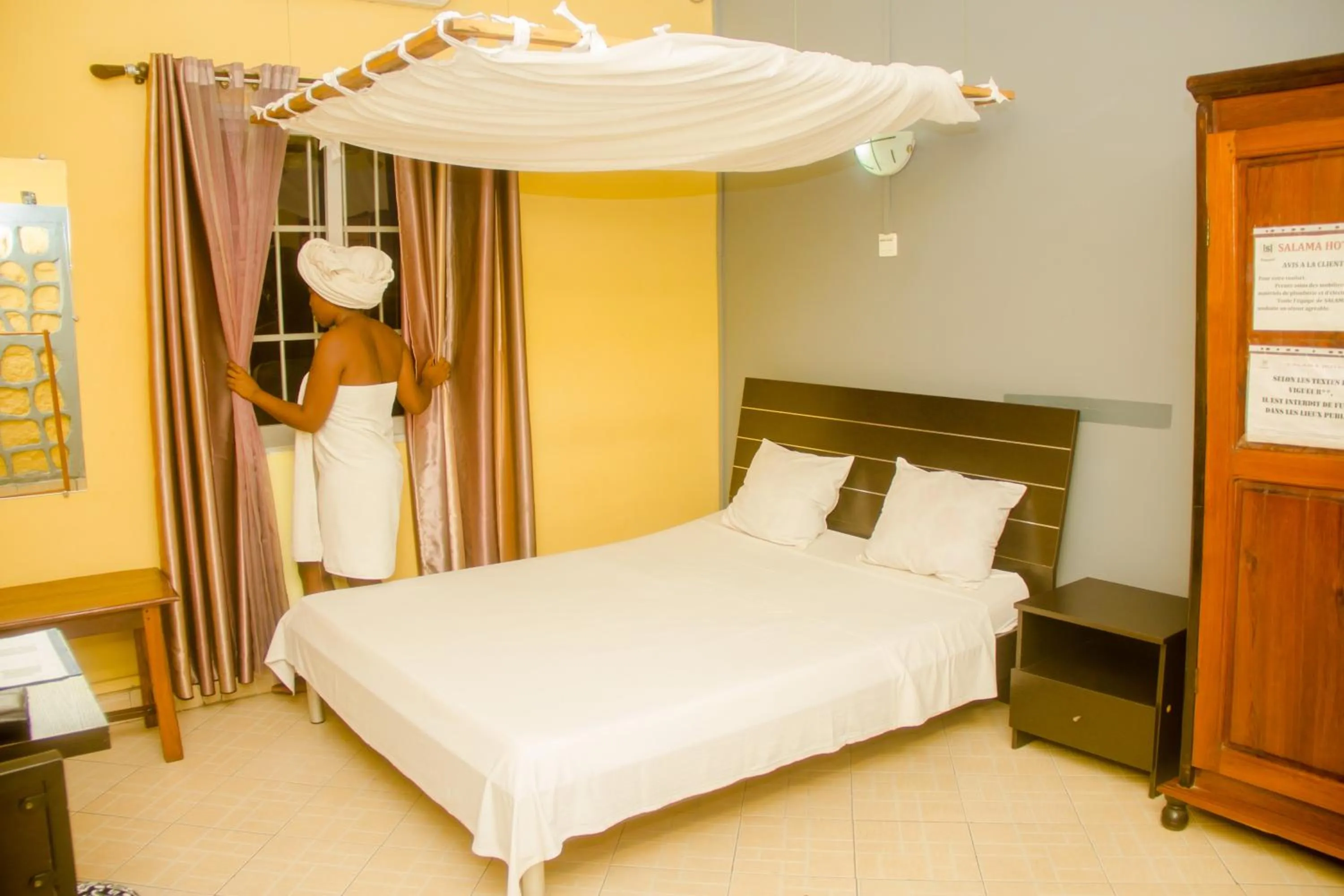 Bed in Salama Hôtel Majunga