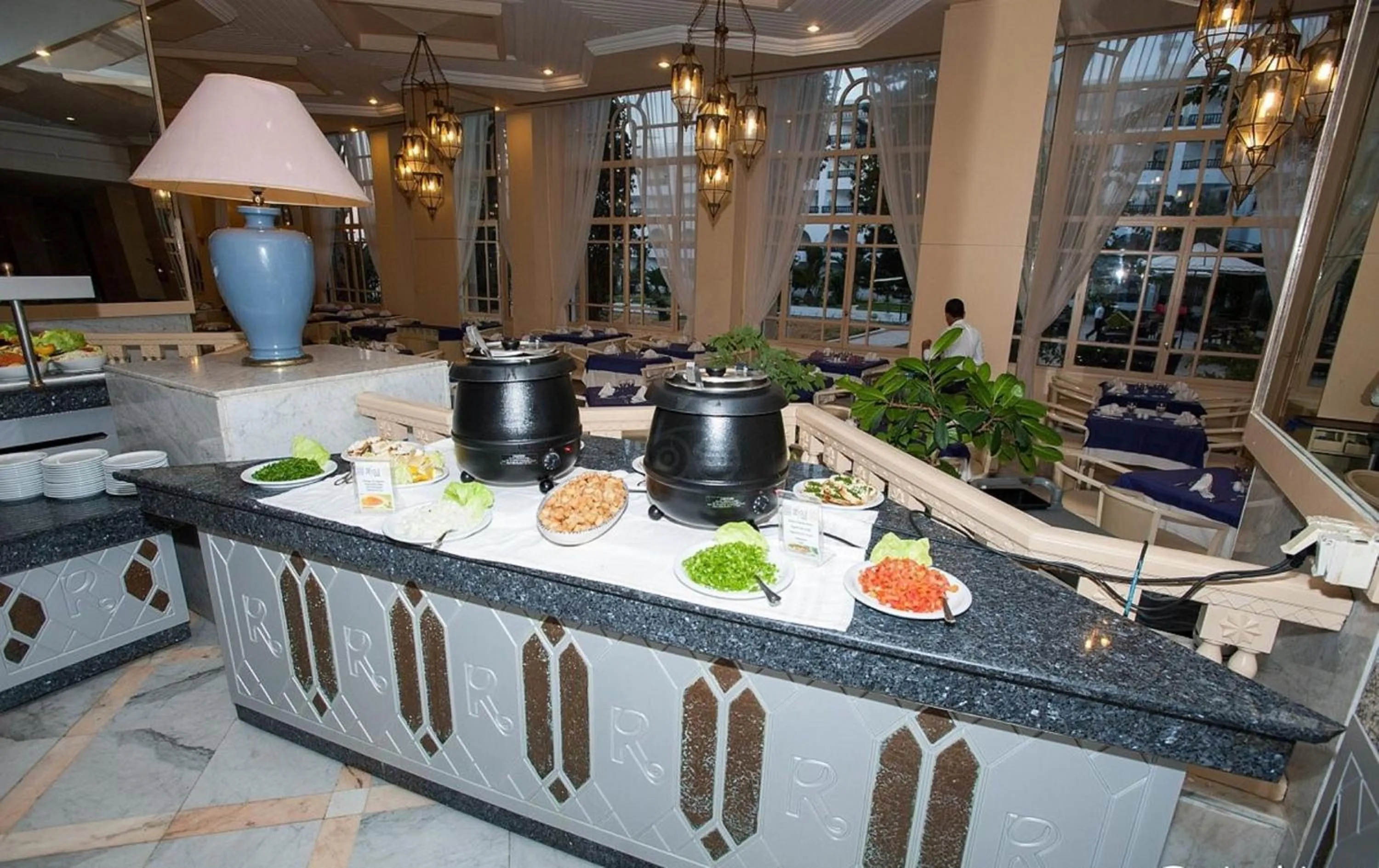 Buffet breakfast in Riviera Hotel - Family only