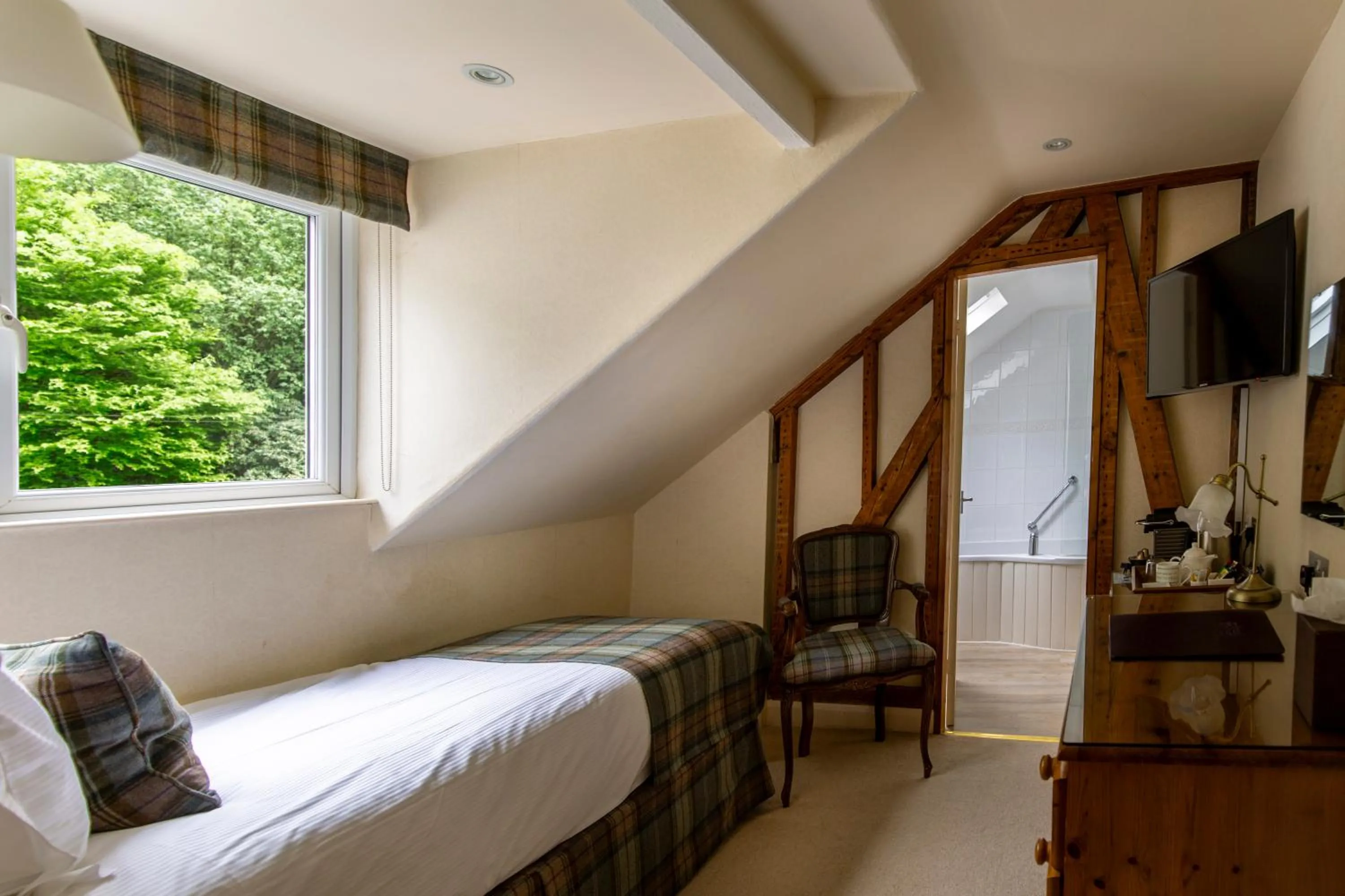 Bedroom, Bed in Lindeth Fell Country House