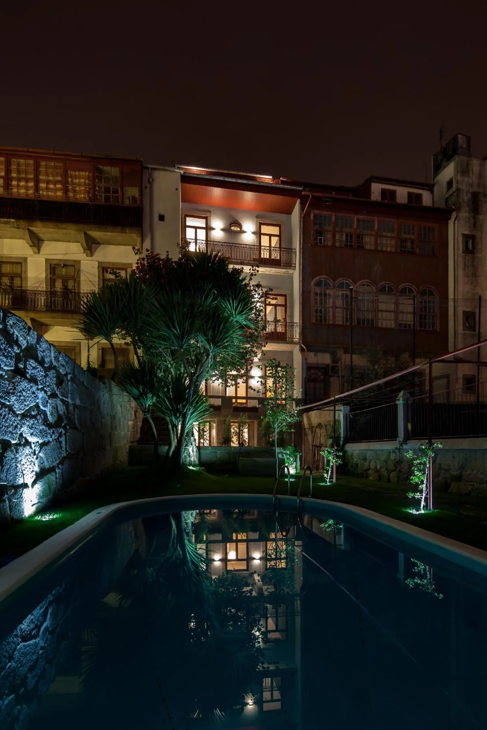 Facade/entrance in Oporto Maison Alves da Veiga