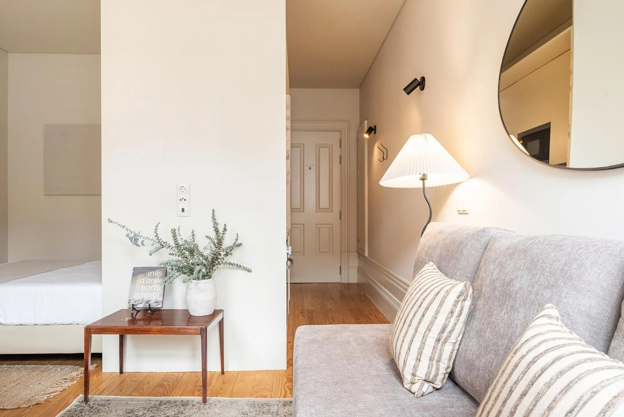 Living room, Bed in Oporto Maison Alves da Veiga