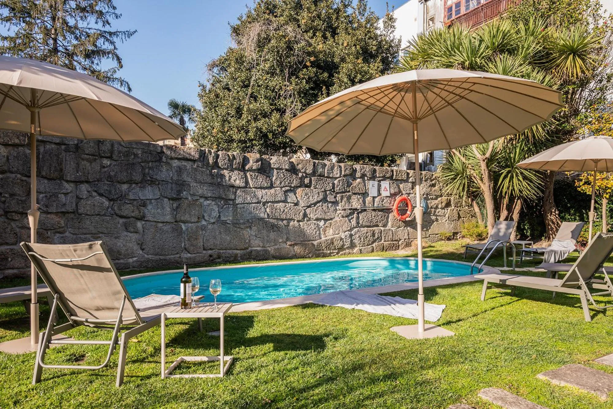 Swimming pool in Oporto Maison Alves da Veiga