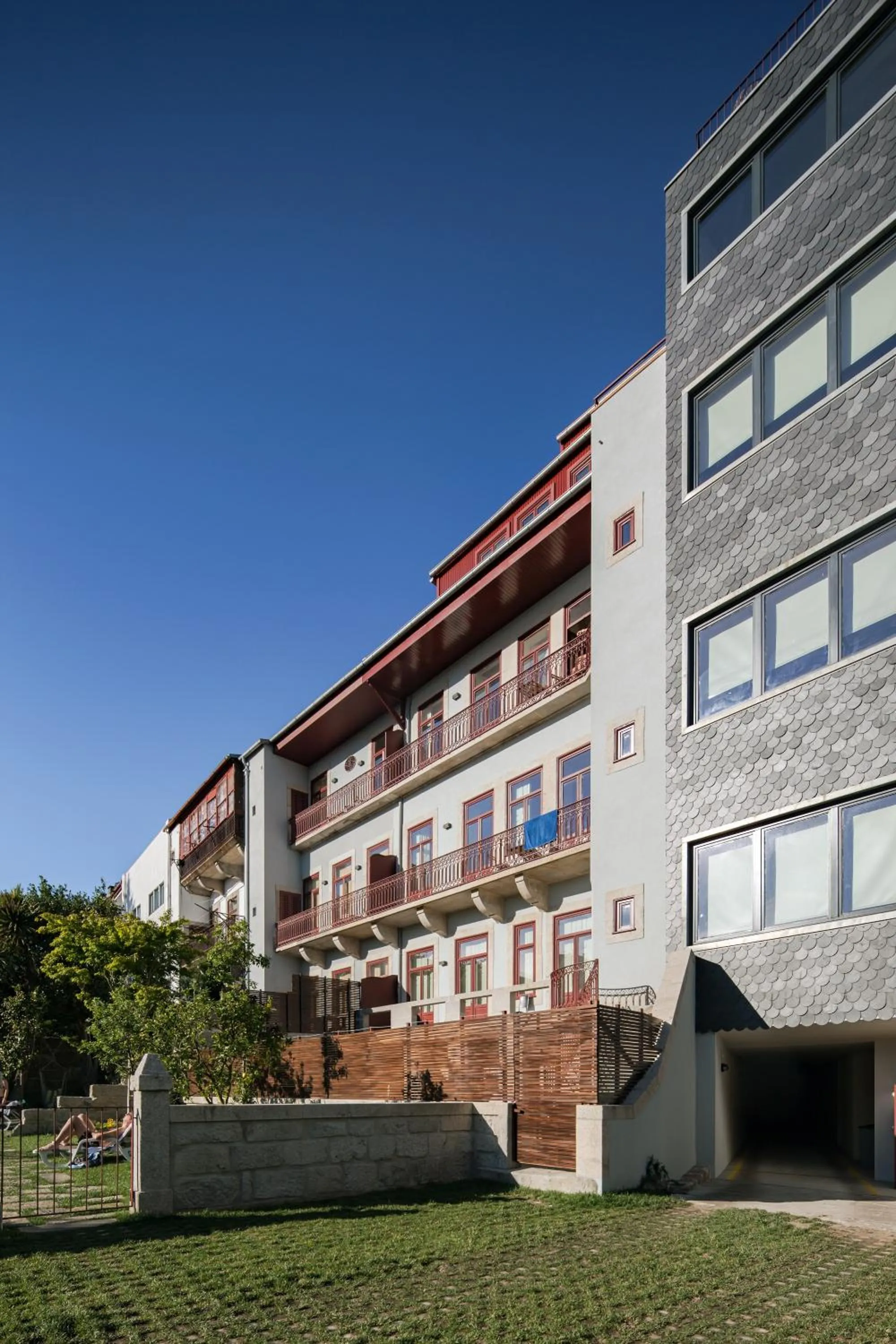 Property building in Oporto Maison Alves da Veiga