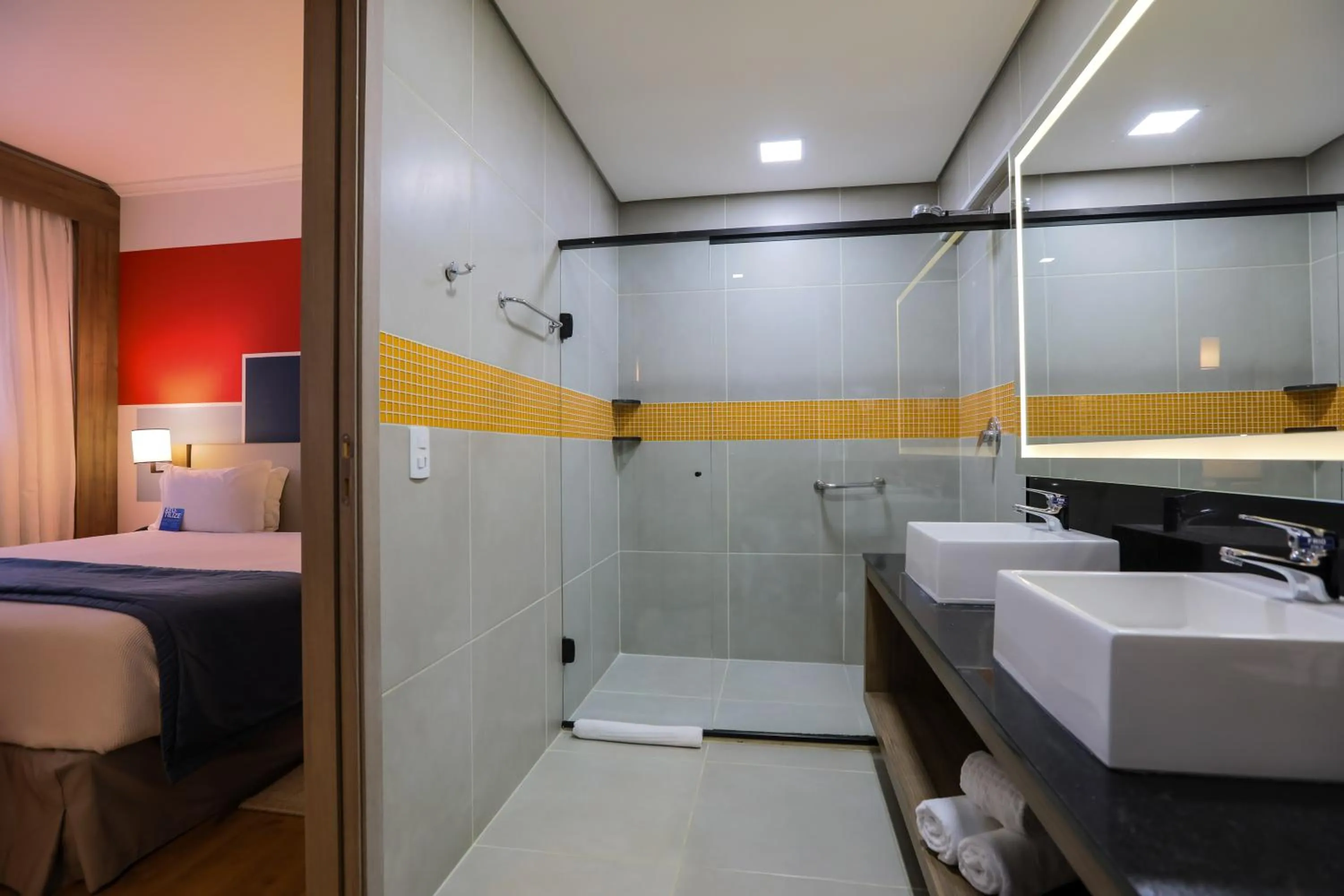 Bedroom, Bed in TRYP By Wyndham Ribeirão Preto