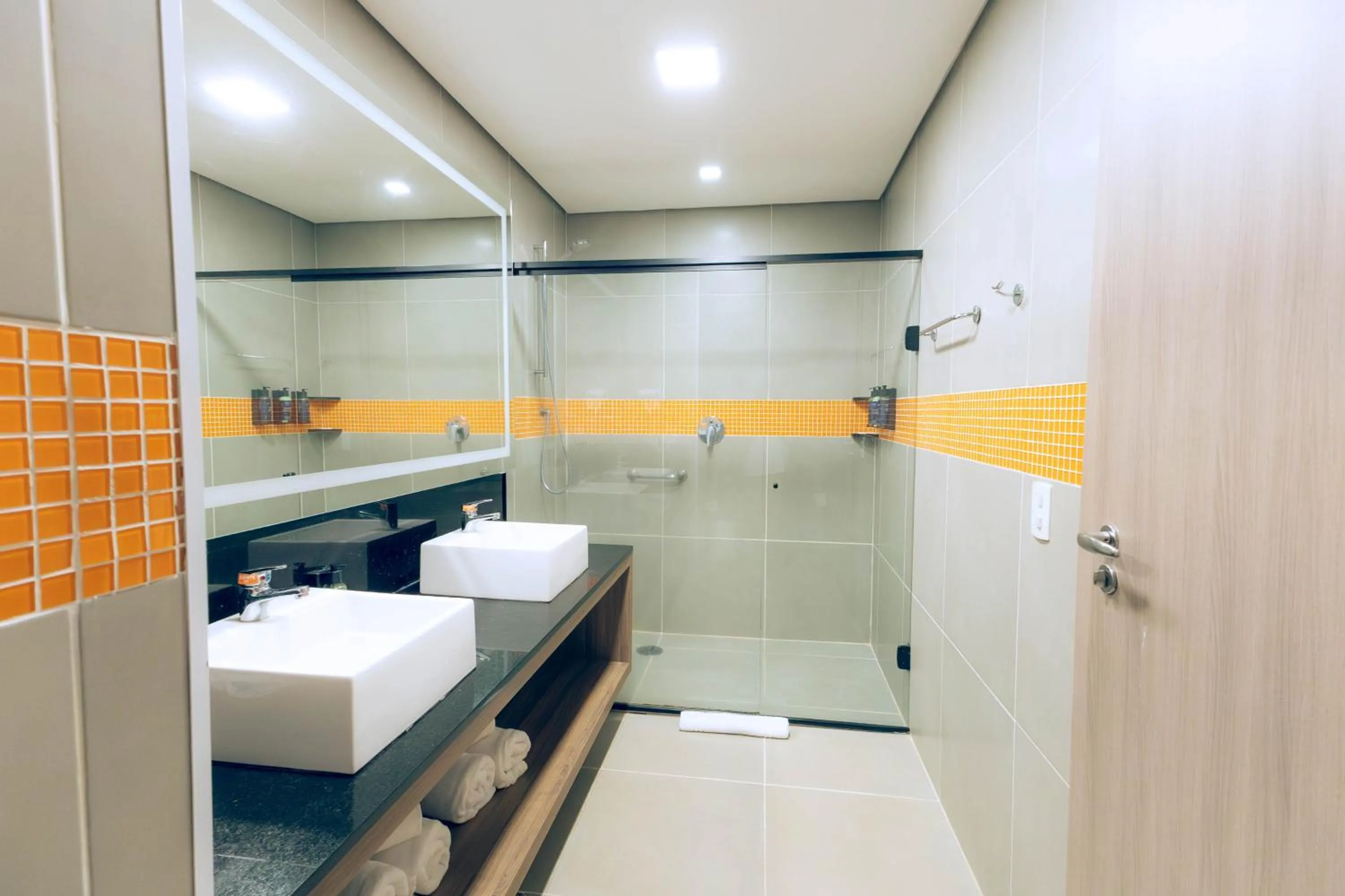 Bathroom in TRYP By Wyndham Ribeirão Preto