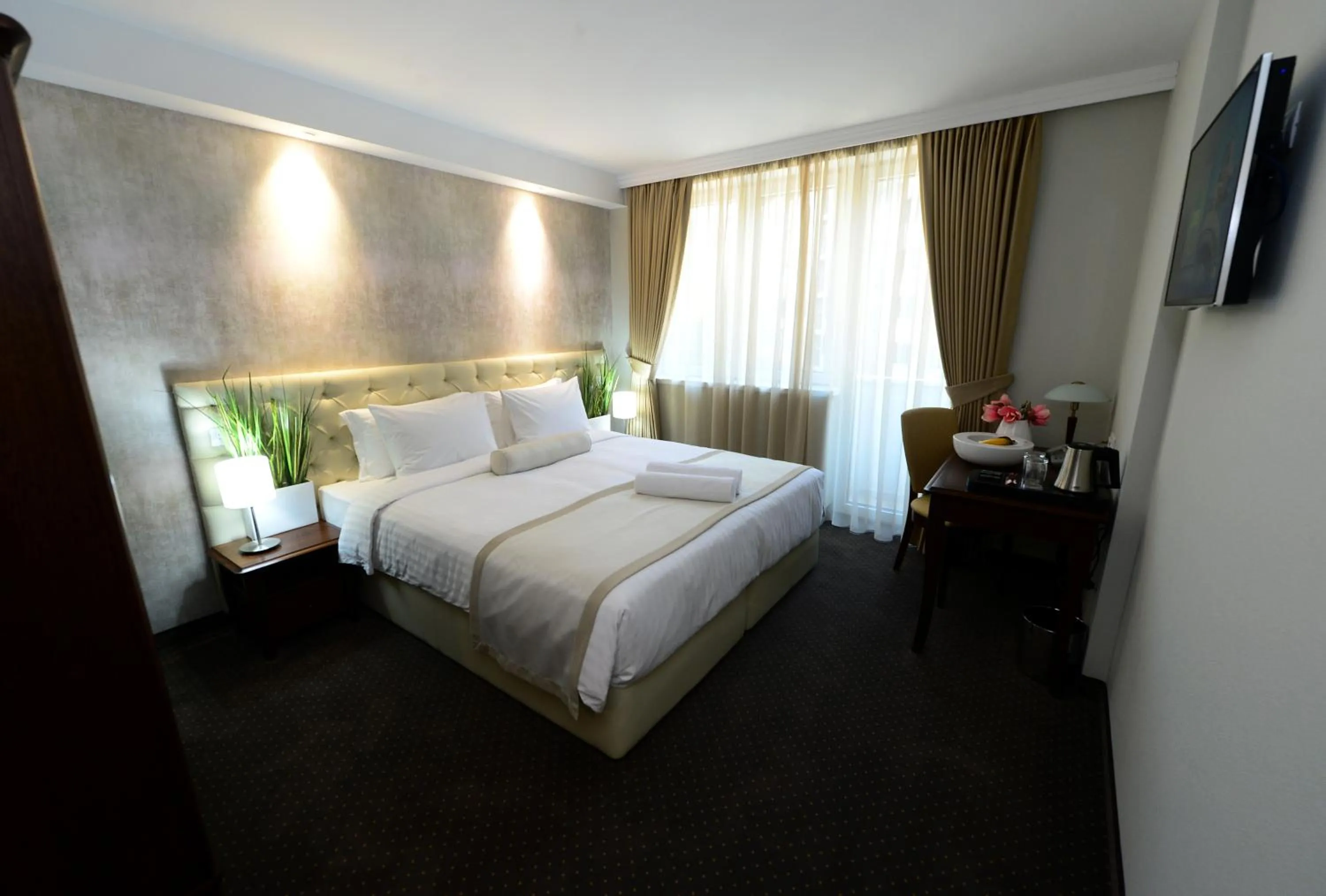 Photo of the whole room, Bed in Alexandar Square Boutique Hotel