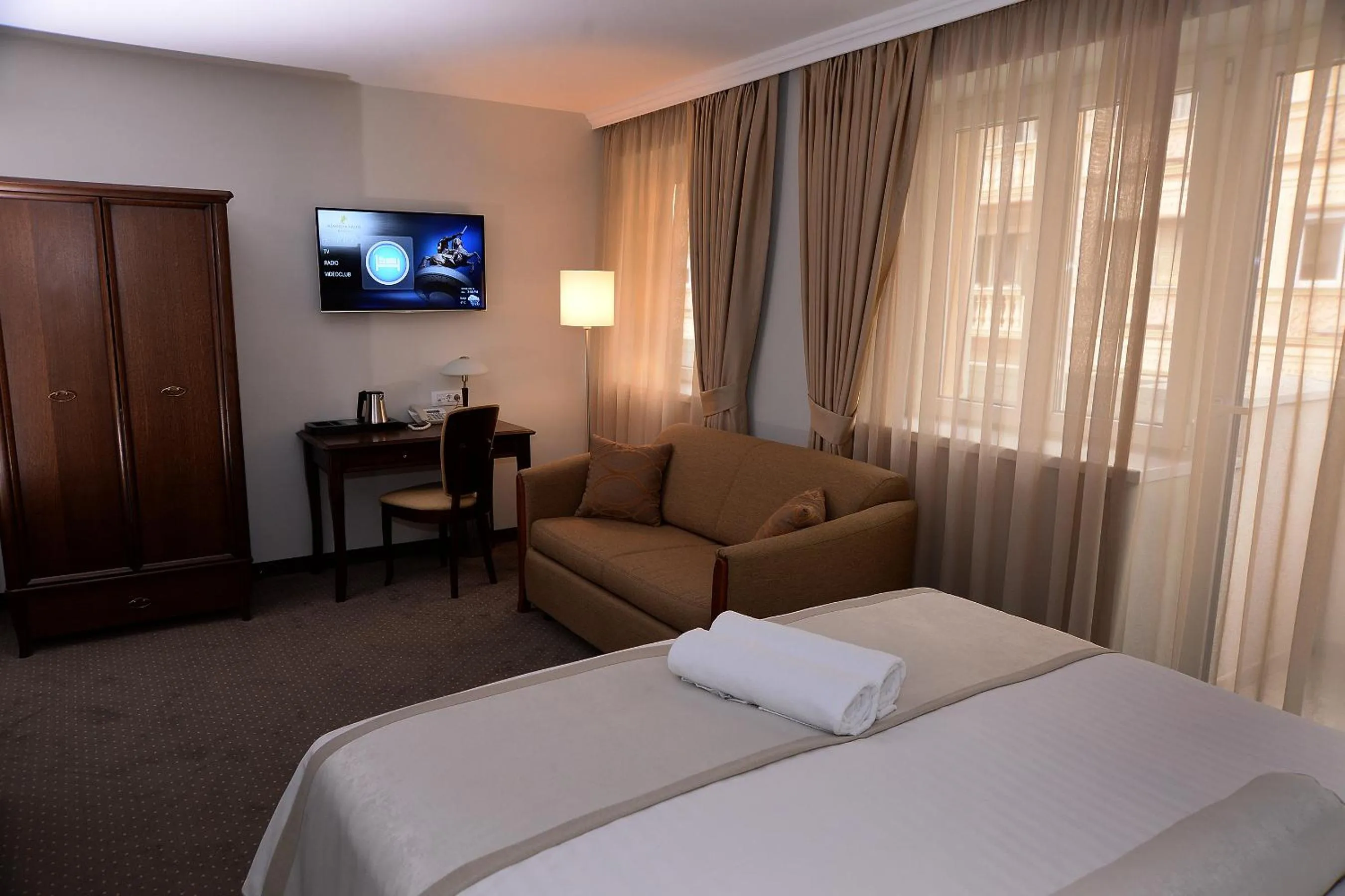 Photo of the whole room, Bed in Alexandar Square Boutique Hotel