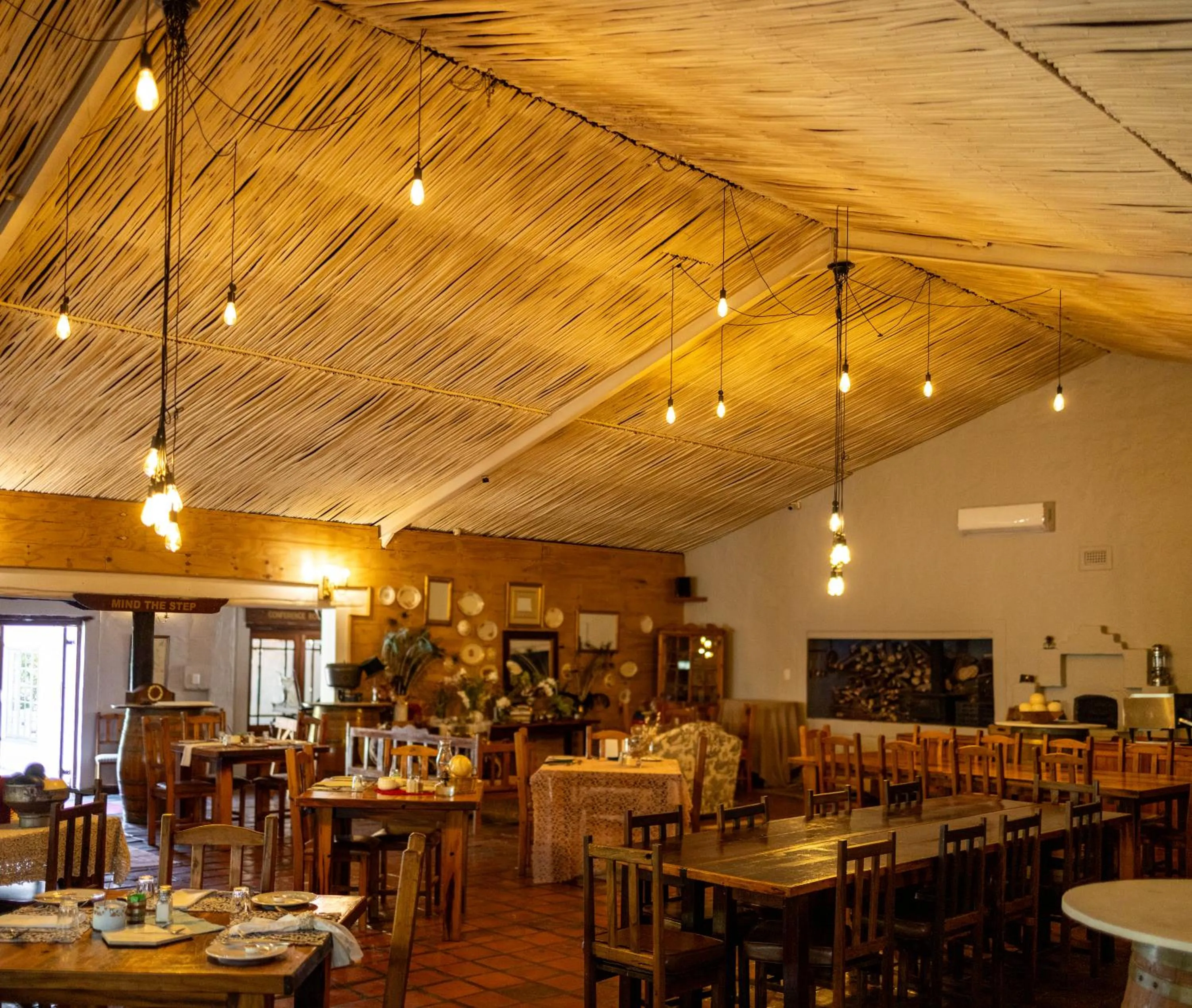 Restaurant/places to eat in De Opstal Country Lodge