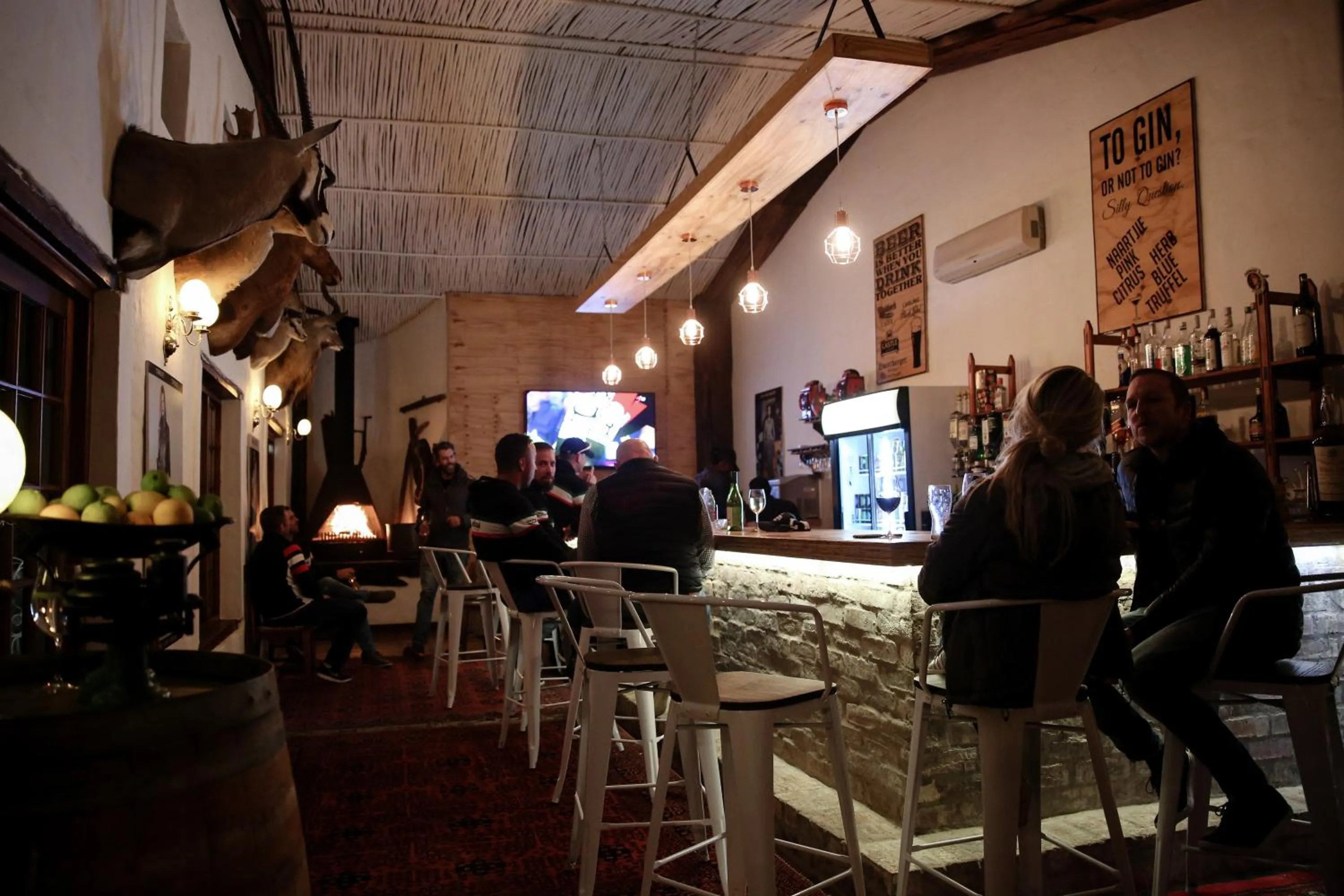 Lounge or bar in De Opstal Country Lodge