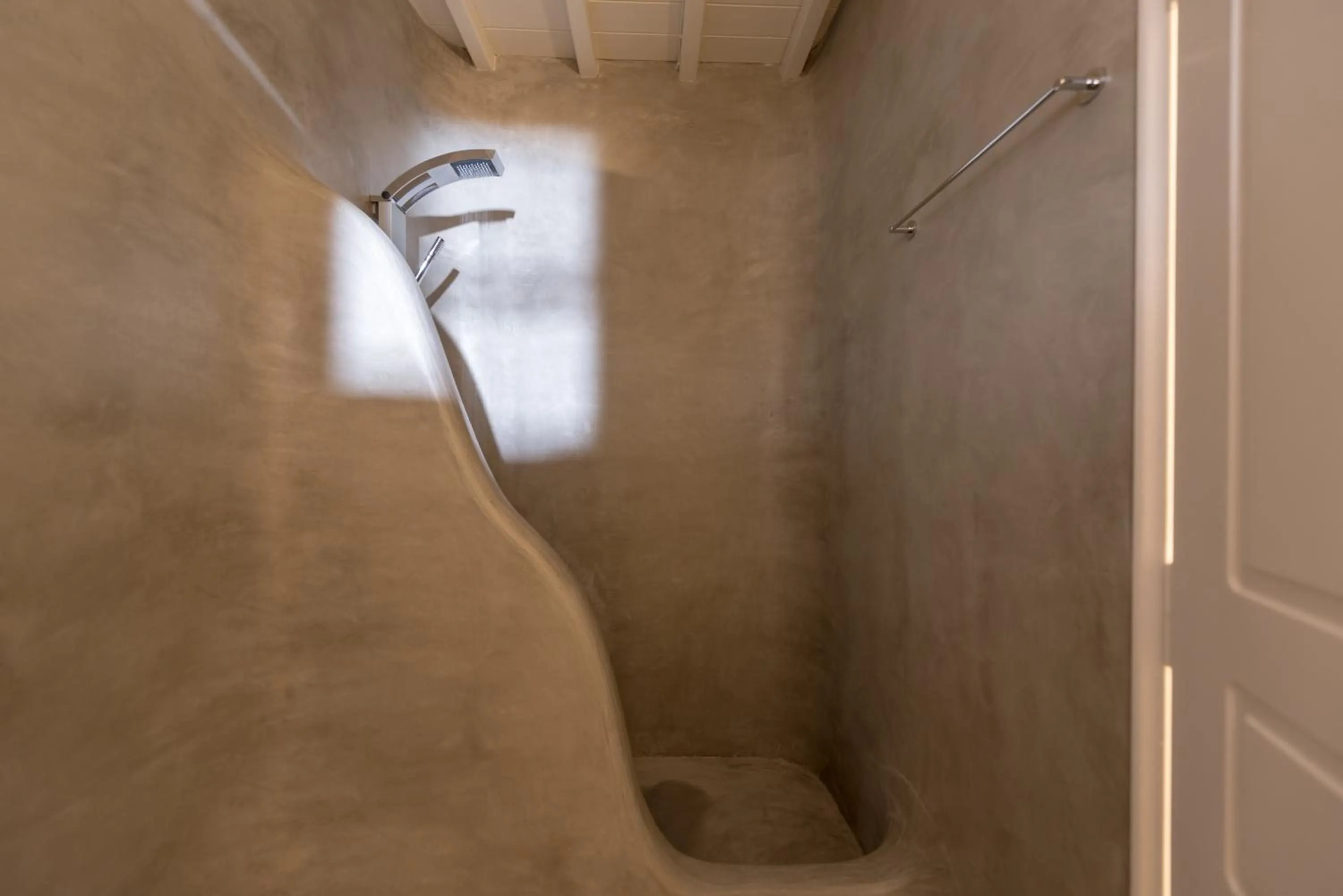 Shower in Cova Mykonos Suites