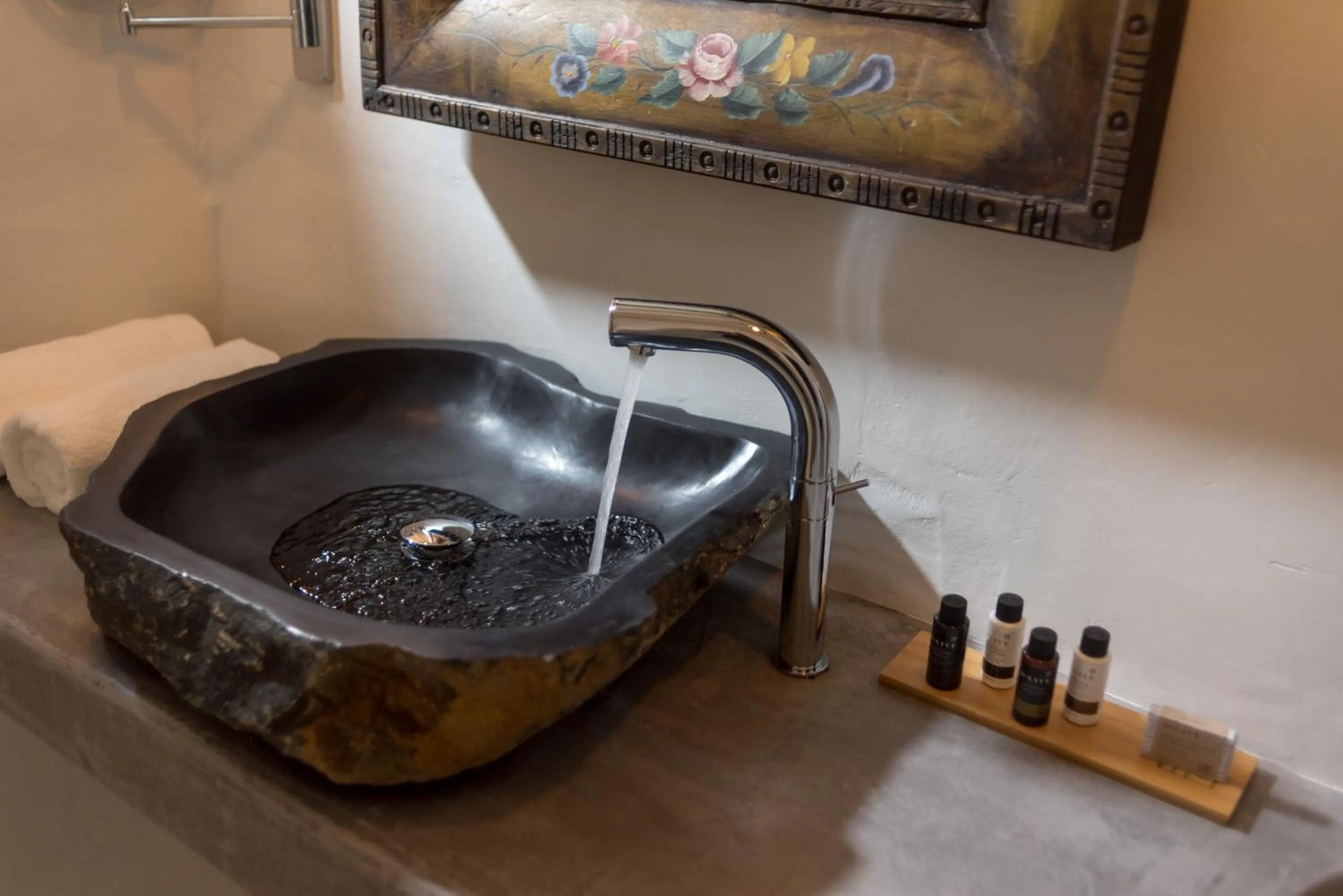 Bathroom in Cova Mykonos Suites