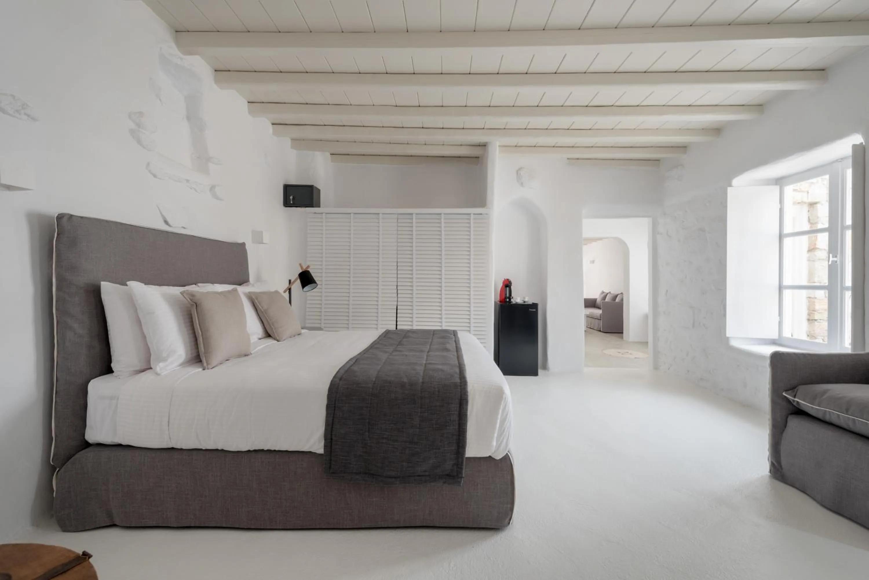Bedroom, Bed in Cova Mykonos Suites