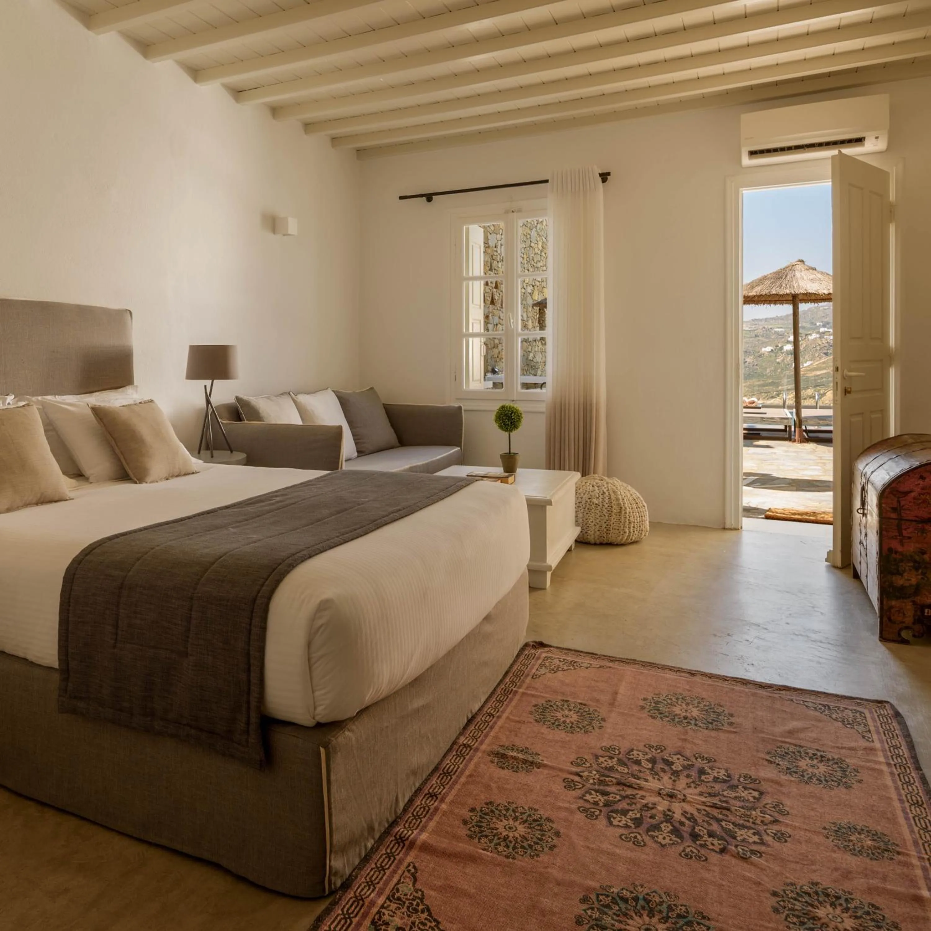 Bed in Cova Mykonos Suites
