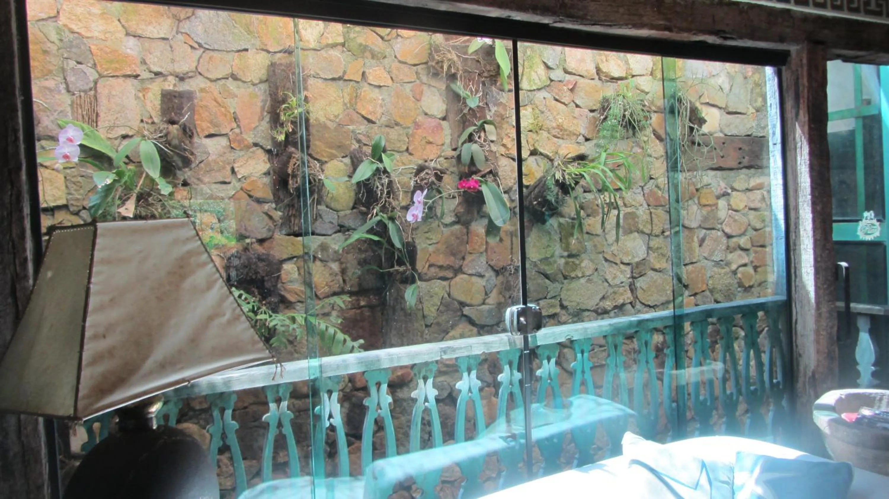 Communal lounge/ TV room in Pousada Pilar