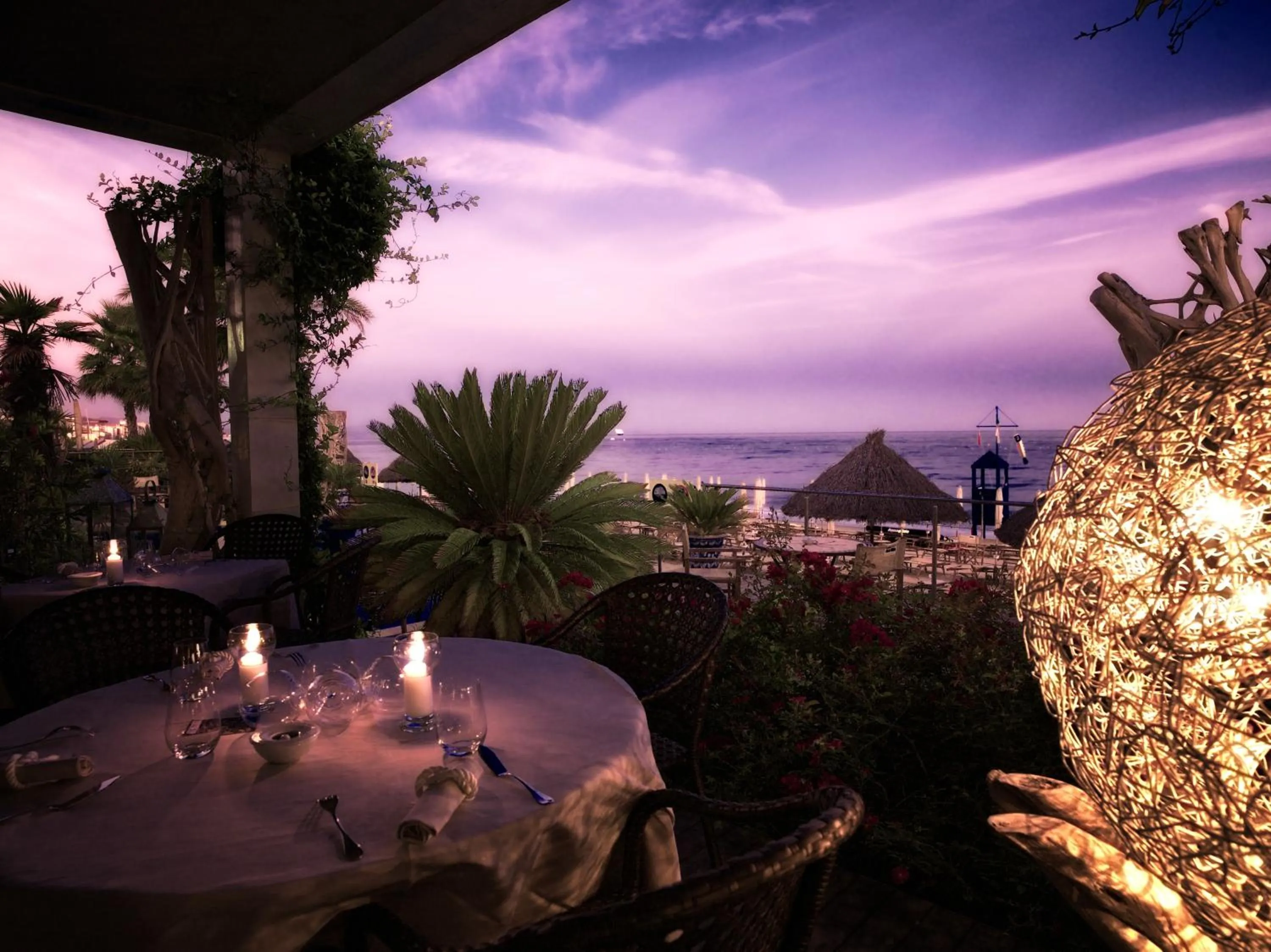 Restaurant/places to eat in Mare Hotel