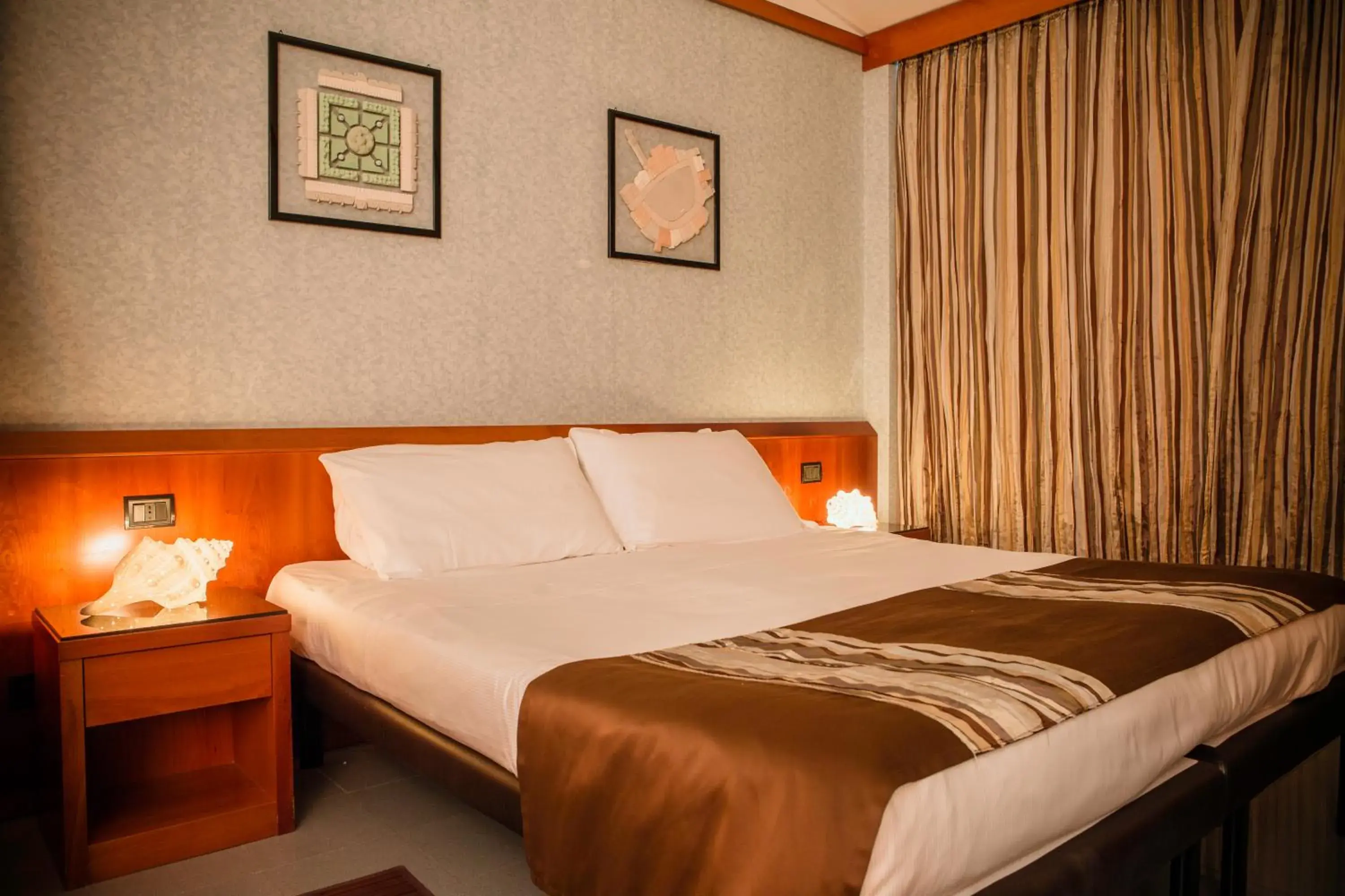 Comfort Single Room in Mare Hotel Comfort Single Room in Mare Hotel