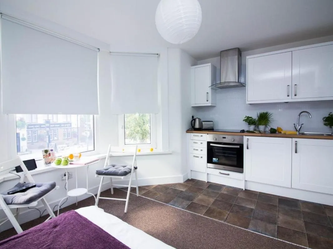Dining area in Beddoe Apartments