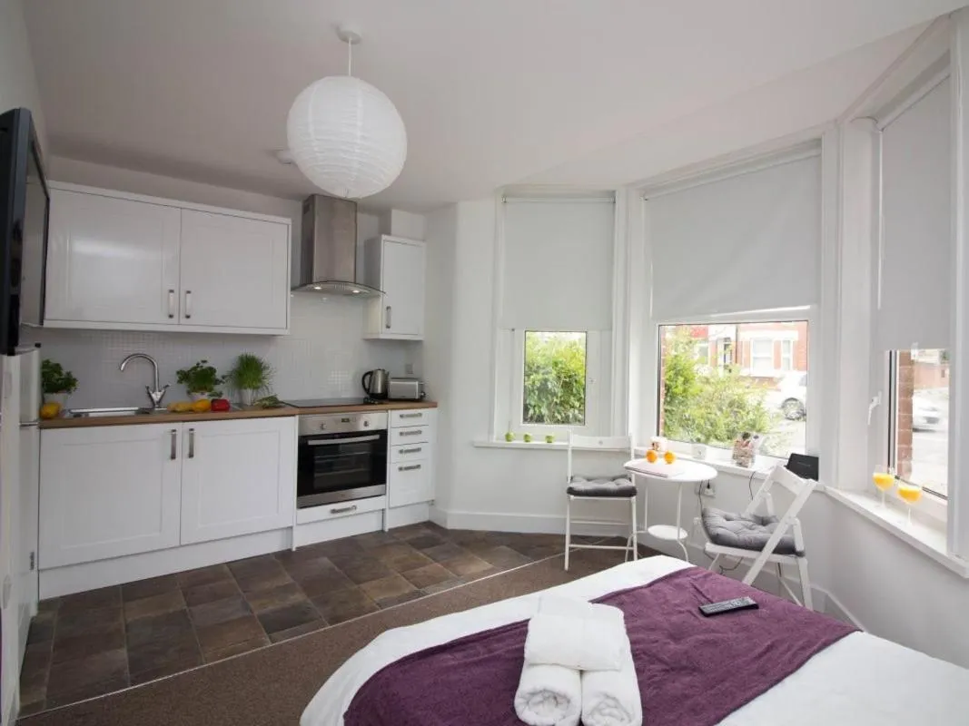 Bedroom in Beddoe Apartments