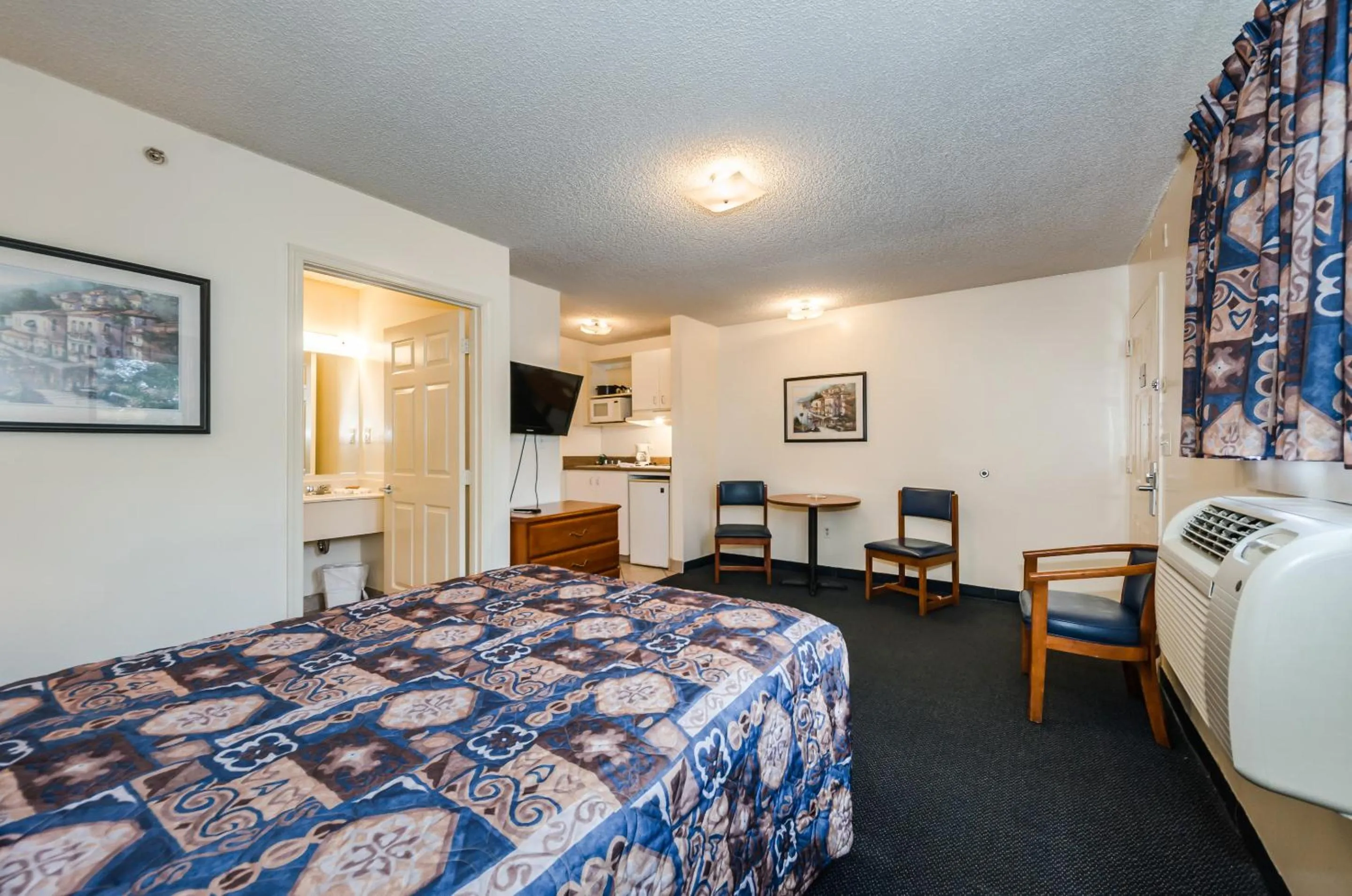 Bedroom, Bed in Tampa Bay Extended Stay Hotel