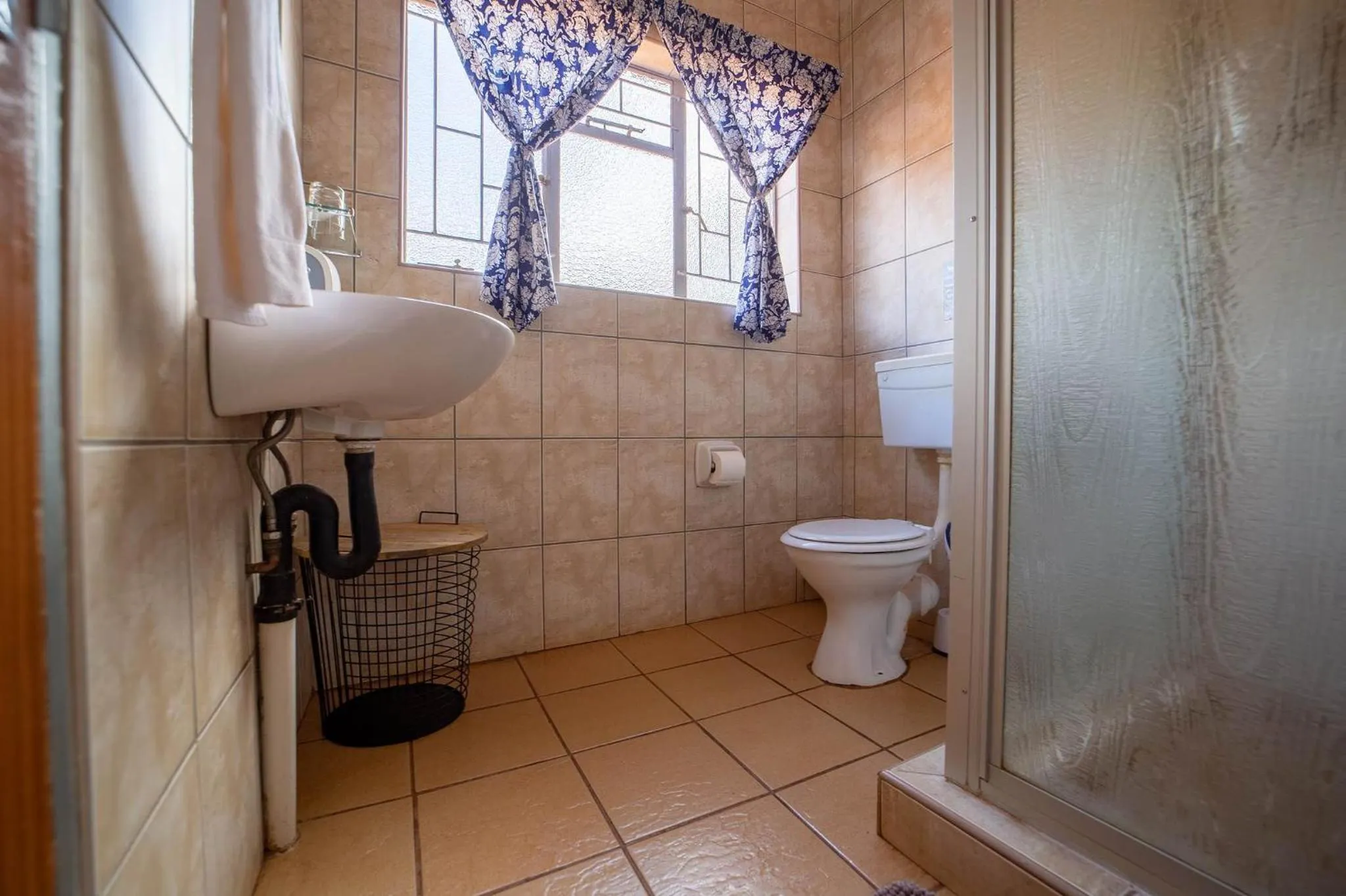 Bathroom in Red Sands Country Lodge