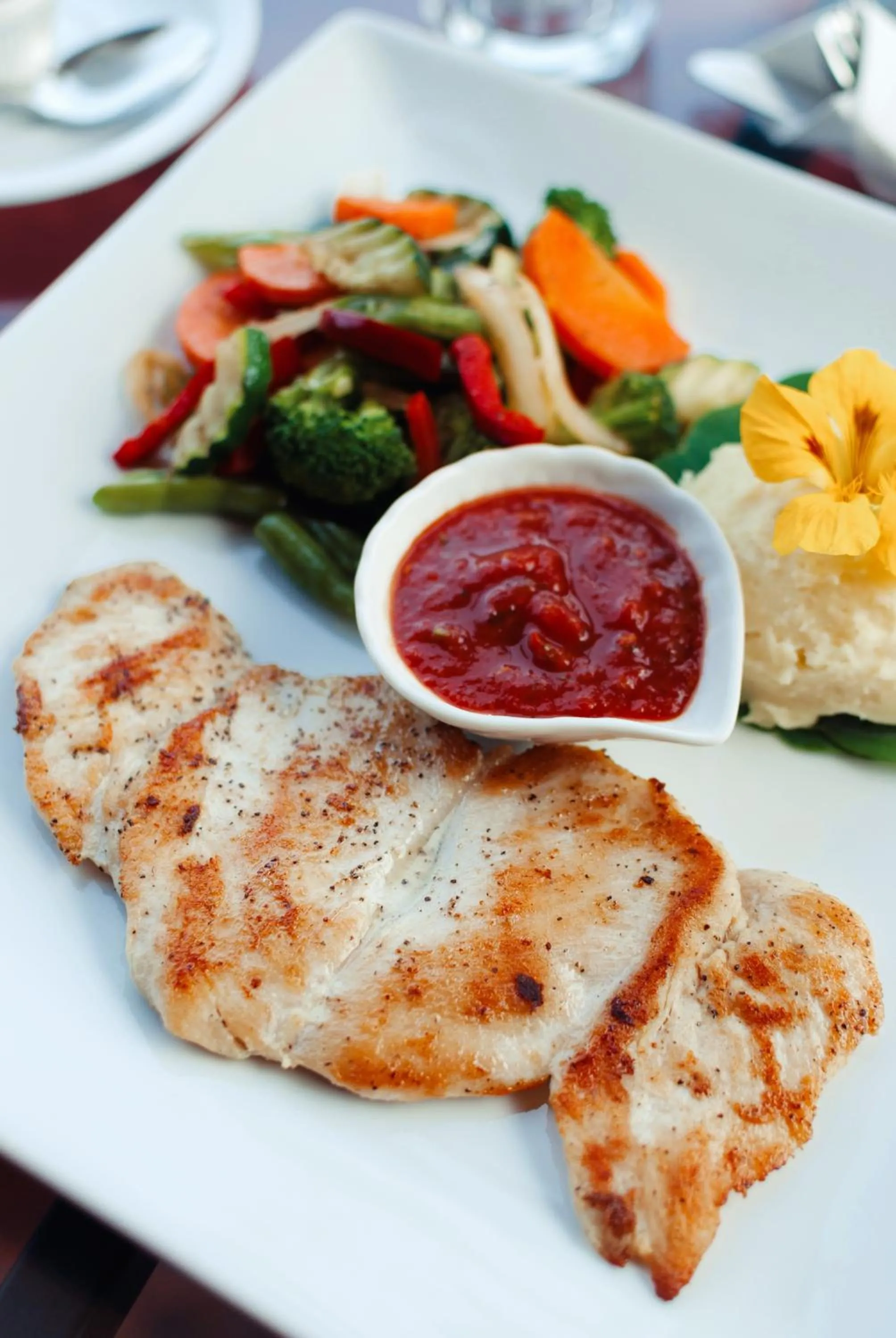 Restaurant/places to eat in Hotel Toliman