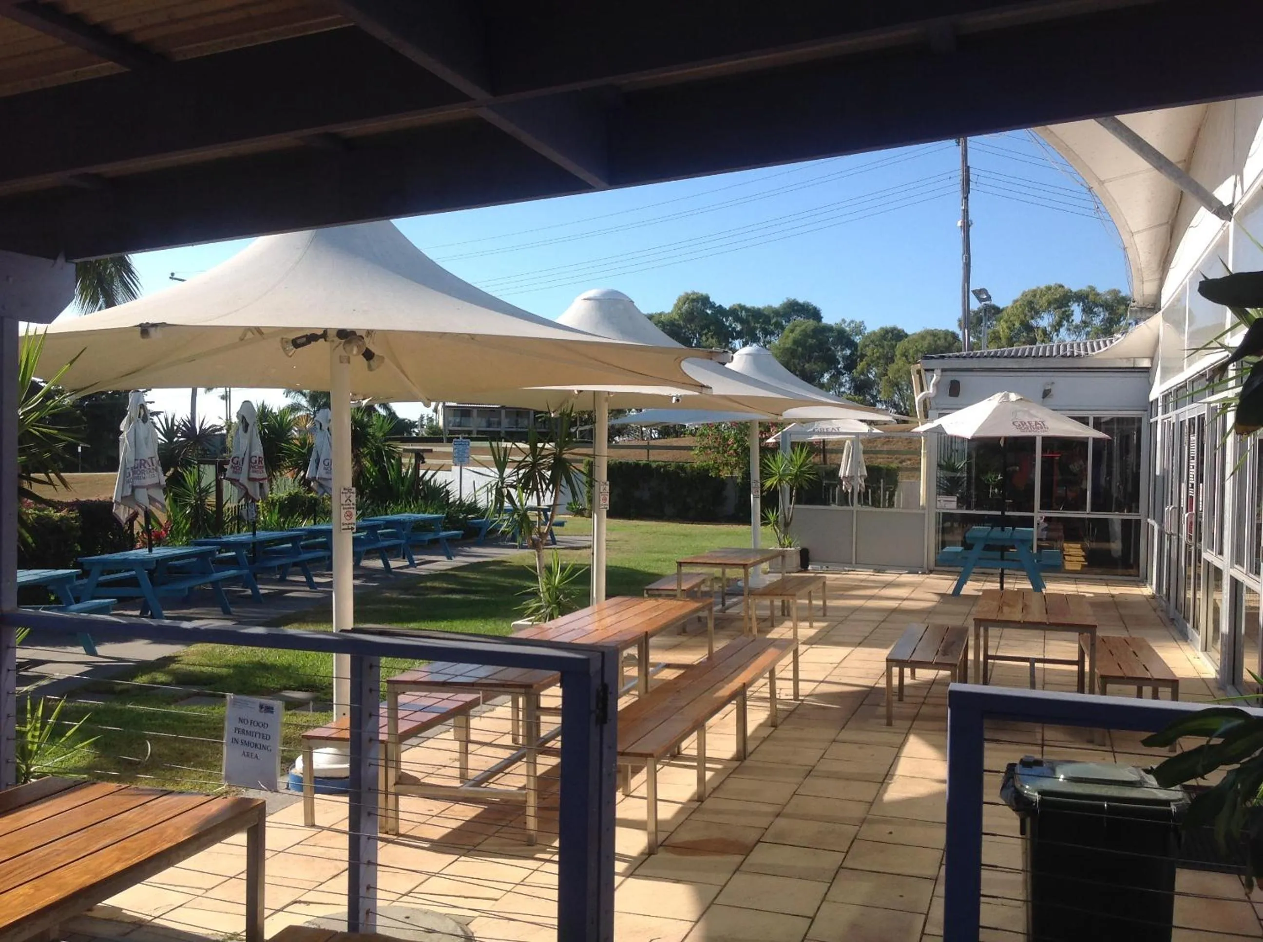 Restaurant/places to eat in Tannum Sands Hotel / Motel