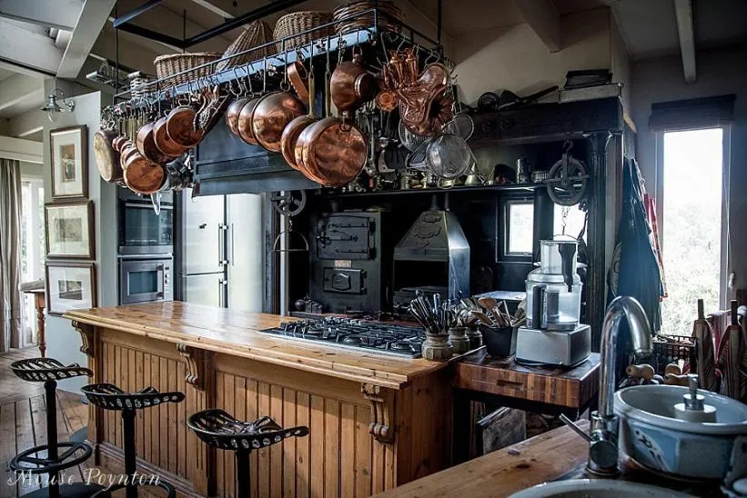 Kitchen or kitchenette in Cleopatra Mountain Farmhouse
