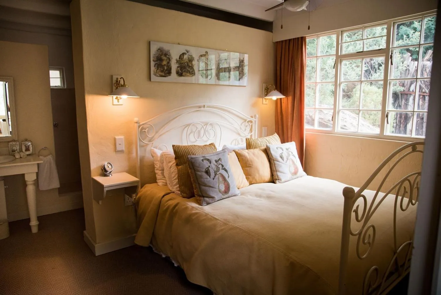 Bedroom, Bed in Cleopatra Mountain Farmhouse