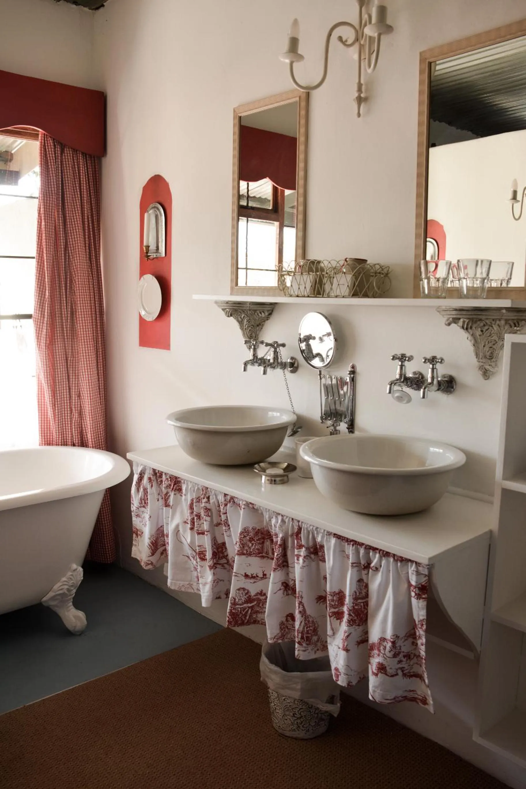 Bathroom in Cleopatra Mountain Farmhouse