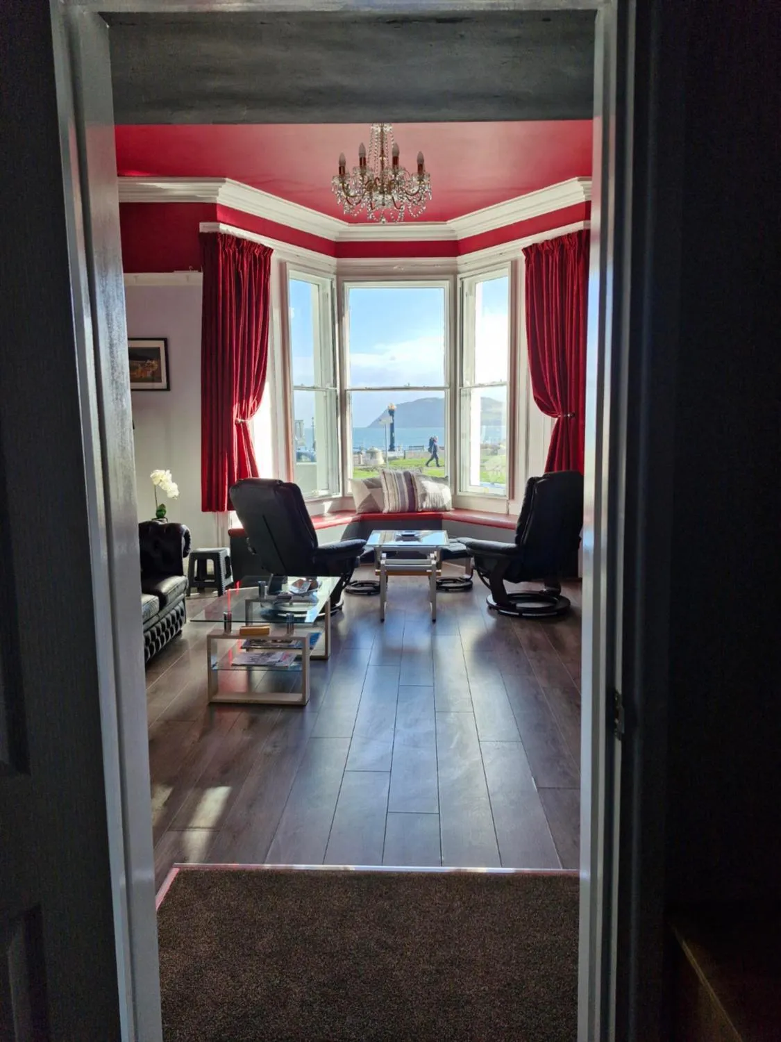 Seating area in Hen Dy