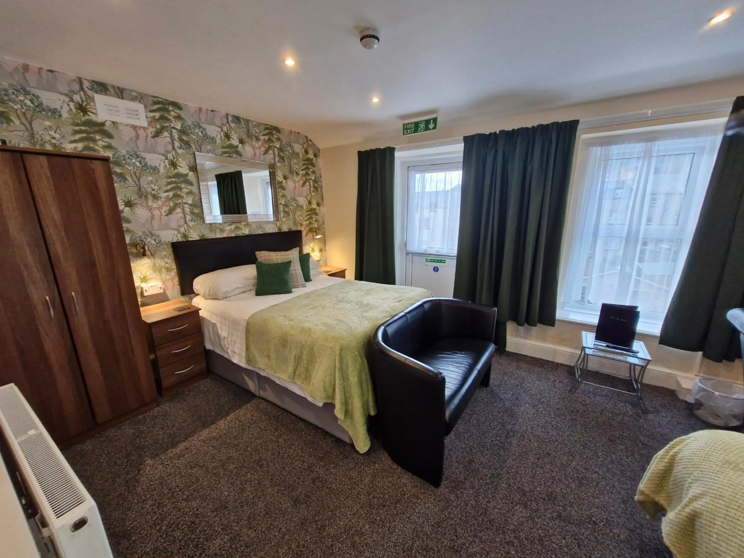 Bedroom, Bed in Hen Dy