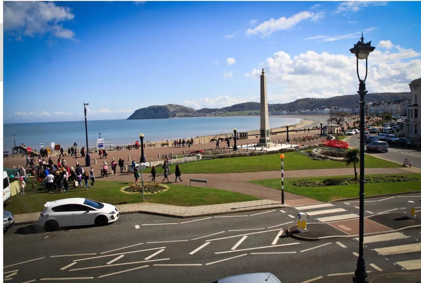 Nearby landmark in Hen Dy