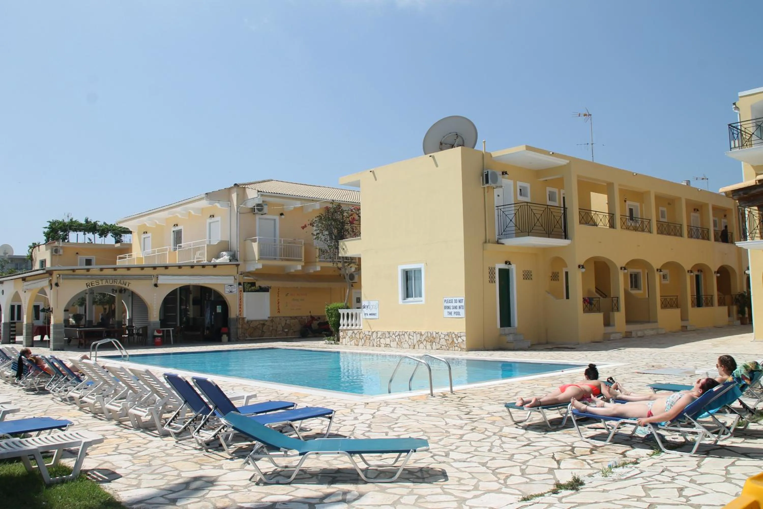 Pool view in Complex Lemon Grove