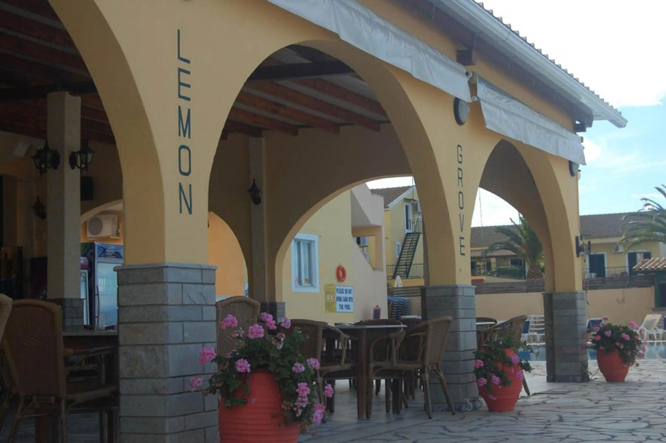 Facade/entrance in Complex Lemon Grove