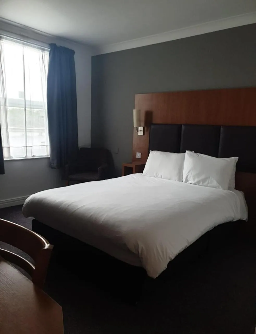 Bedroom, Bed in Cross Keys by Chef & Brewer Collection