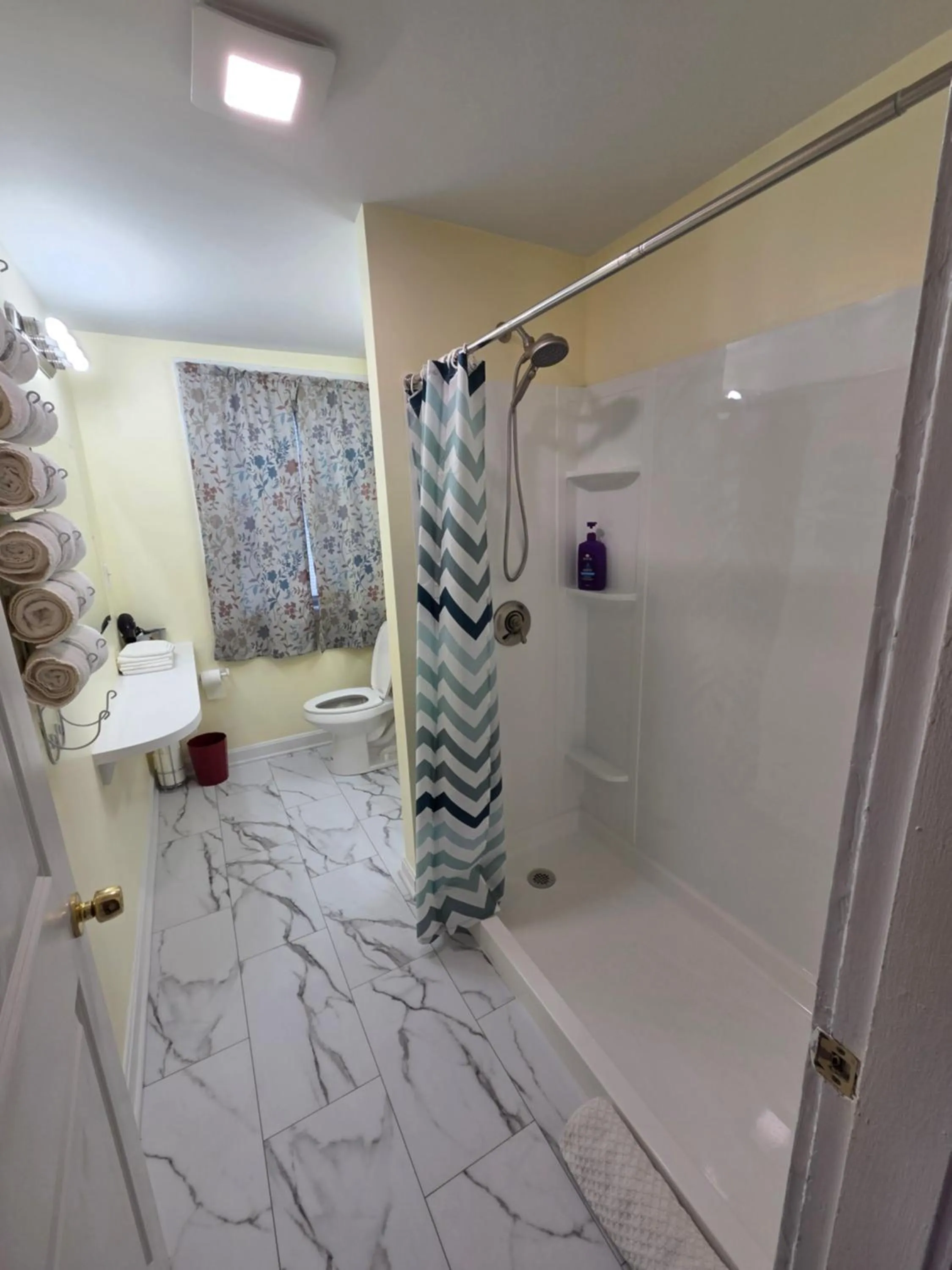 Shower in Apartments in Salem