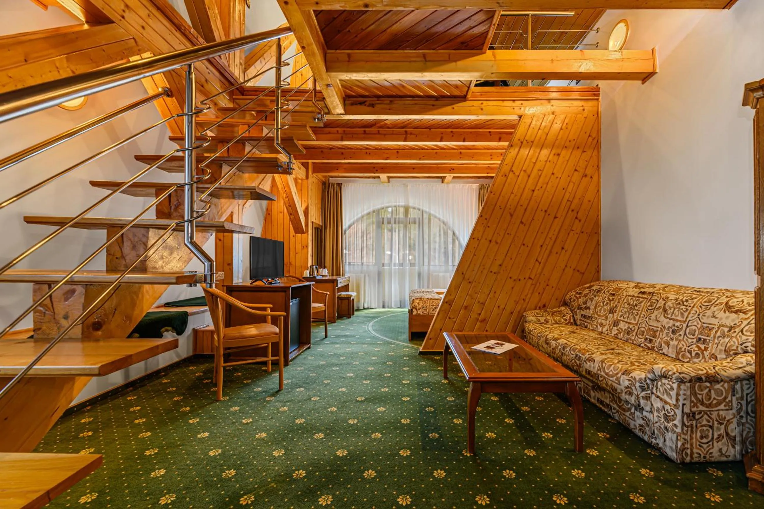 TV and multimedia in Hotel Casa Viorel jacuzzi & saunas